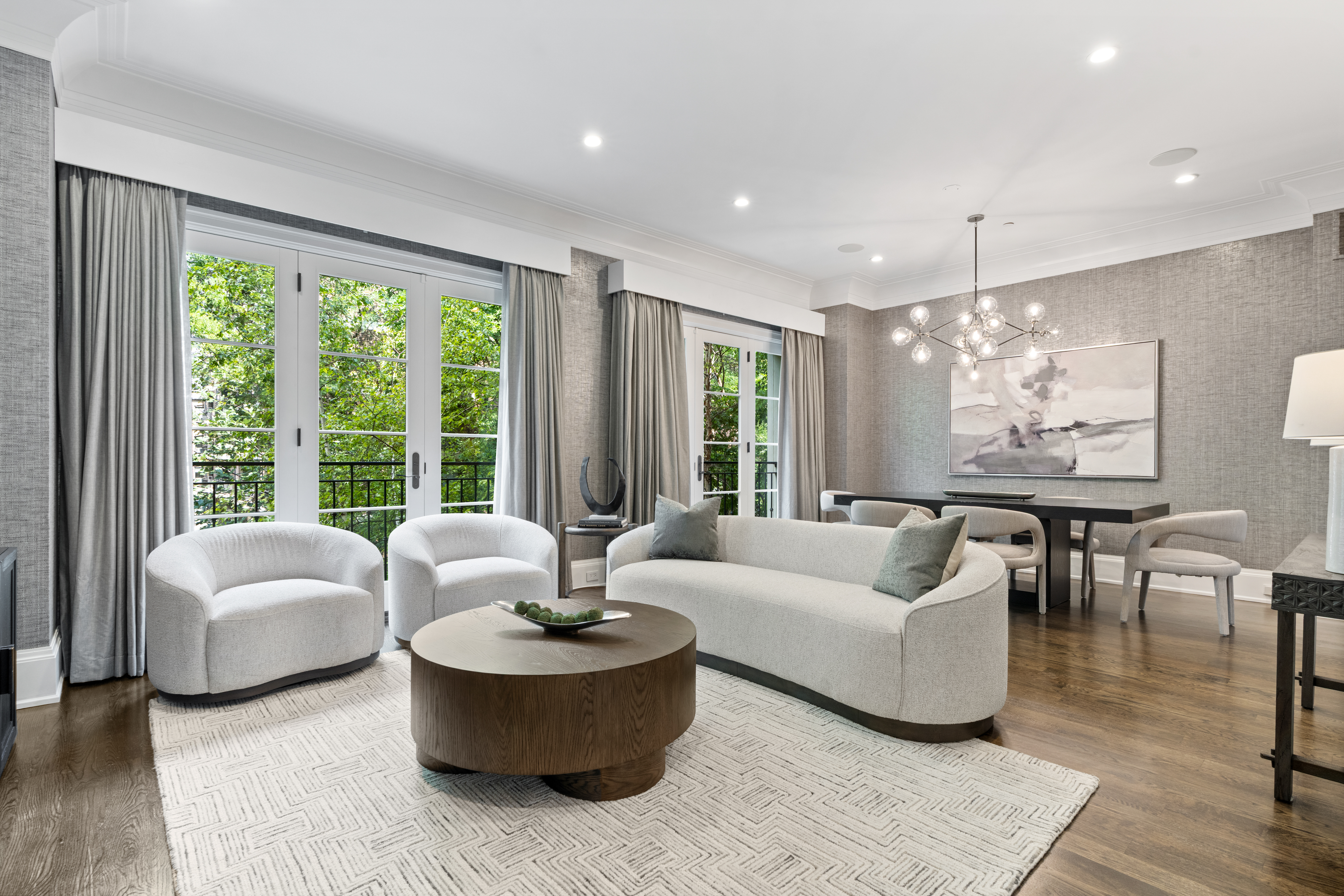  A Rare Opportunity to Own a 5,245-Square-Foot Single-Family Home - 物件實景
