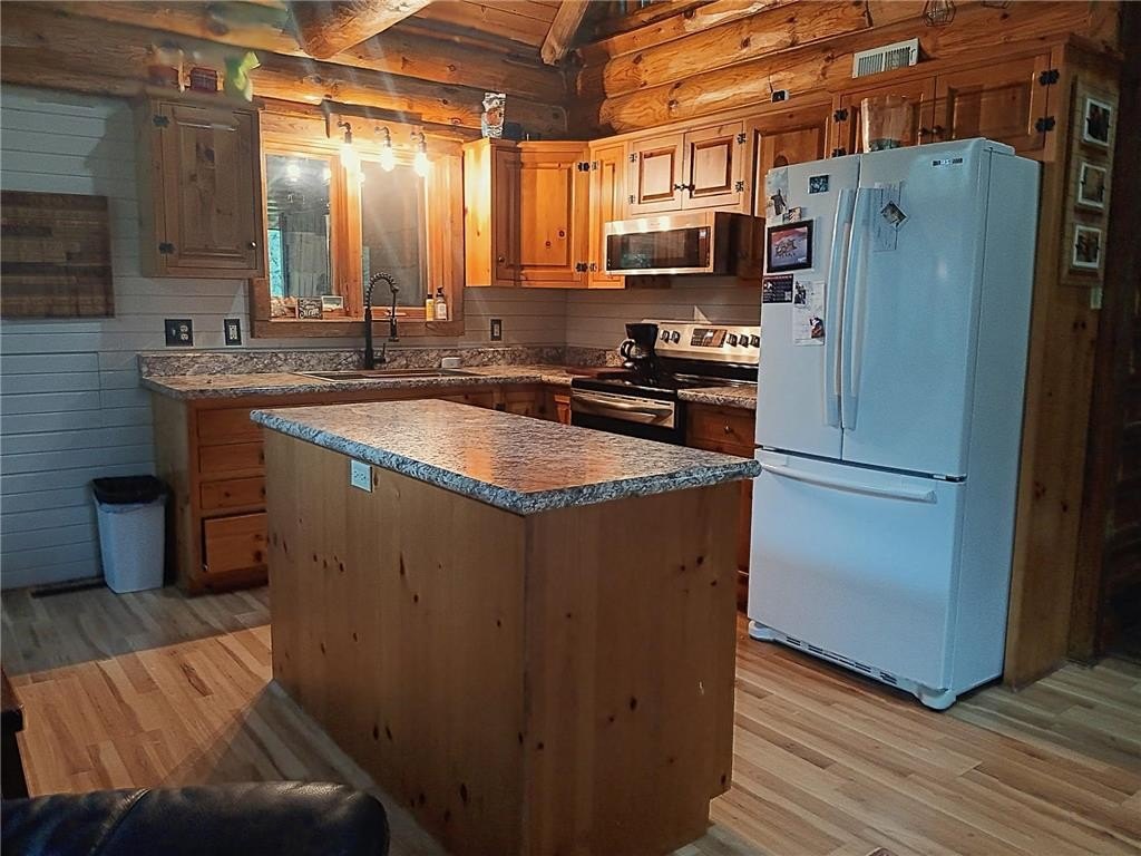 Alexandria, Minnesota, 56308, United States, 3 Bedrooms Bedrooms, ,1 BathroomBathrooms,Residential,For Sale,1978557