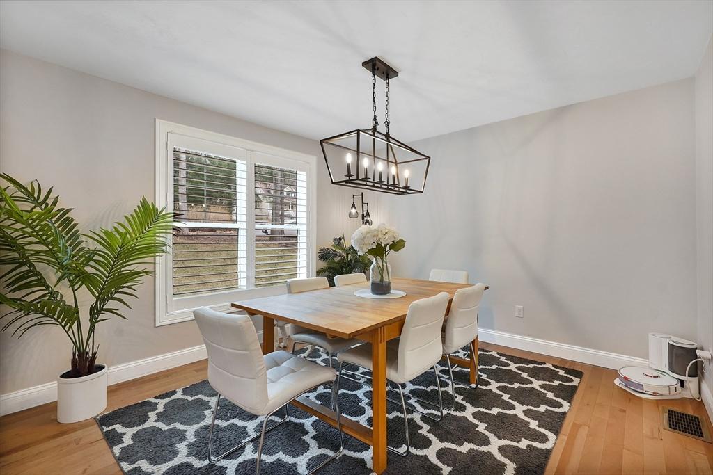 Sturbridge, Massachusetts, 01566, United States, 4 Bedrooms Bedrooms, ,4 BathroomsBathrooms,Residential,For Sale,1801654