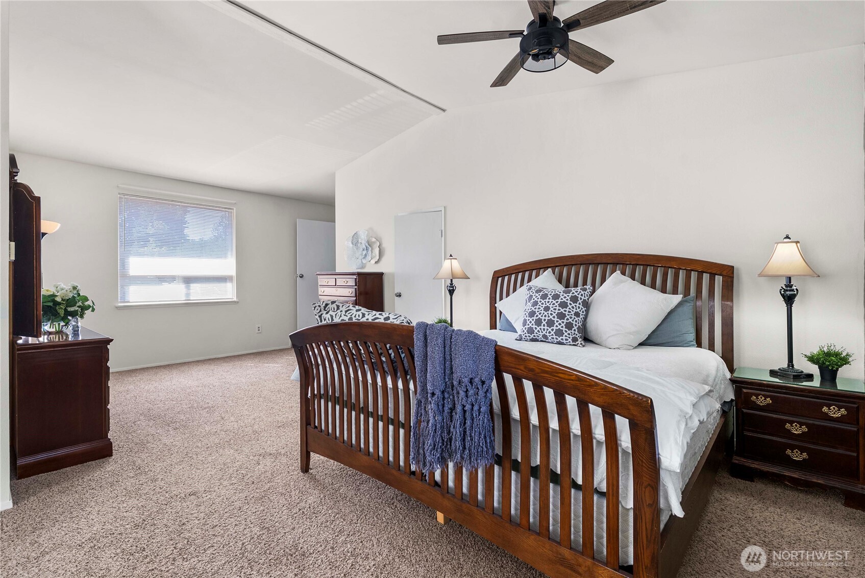 Puyallup, Washington, 98374, United States, 4 Bedrooms Bedrooms, ,2 BathroomsBathrooms,Residential,For Sale,1987950