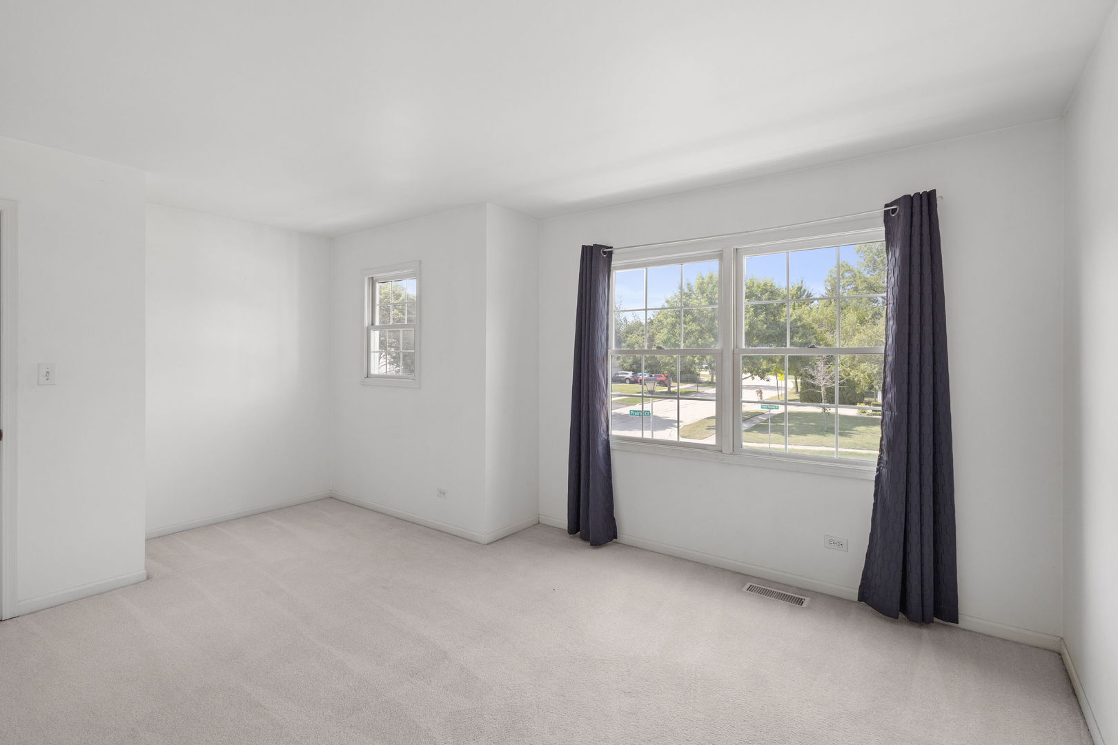 West Chicago, Illinois, 60185, United States, 4 Bedrooms Bedrooms, ,3 BathroomsBathrooms,Residential,For Sale,1968973