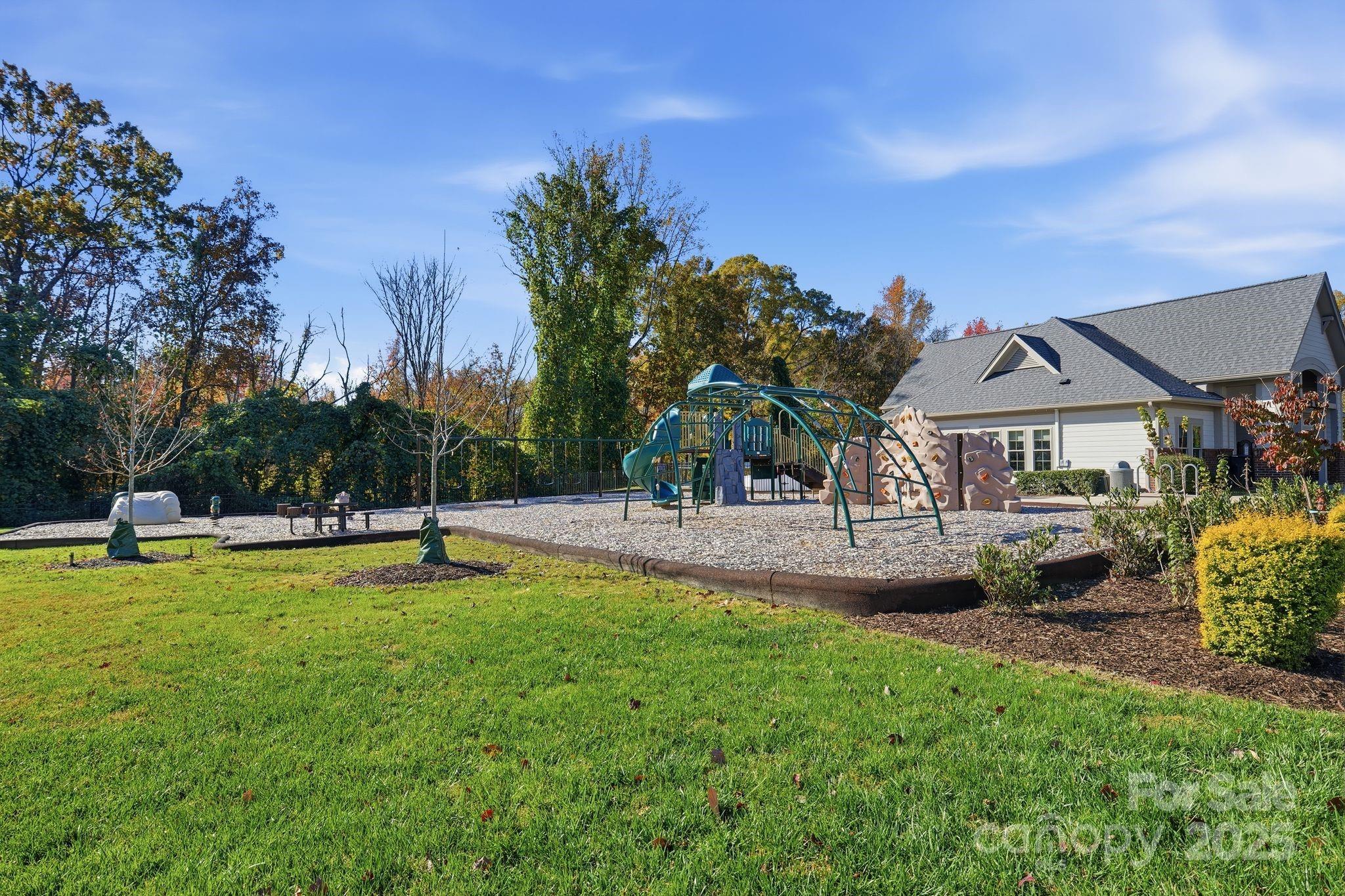 Huntersville, North Carolina, 28078, United States, 6 Bedrooms Bedrooms, ,5 BathroomsBathrooms,Residential,For Sale,1988370