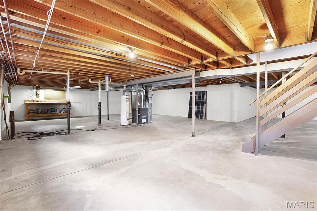 Ellisville, Missouri, 63011, United States, 4 Bedrooms Bedrooms, ,3 BathroomsBathrooms,Residential,For Sale,1989031