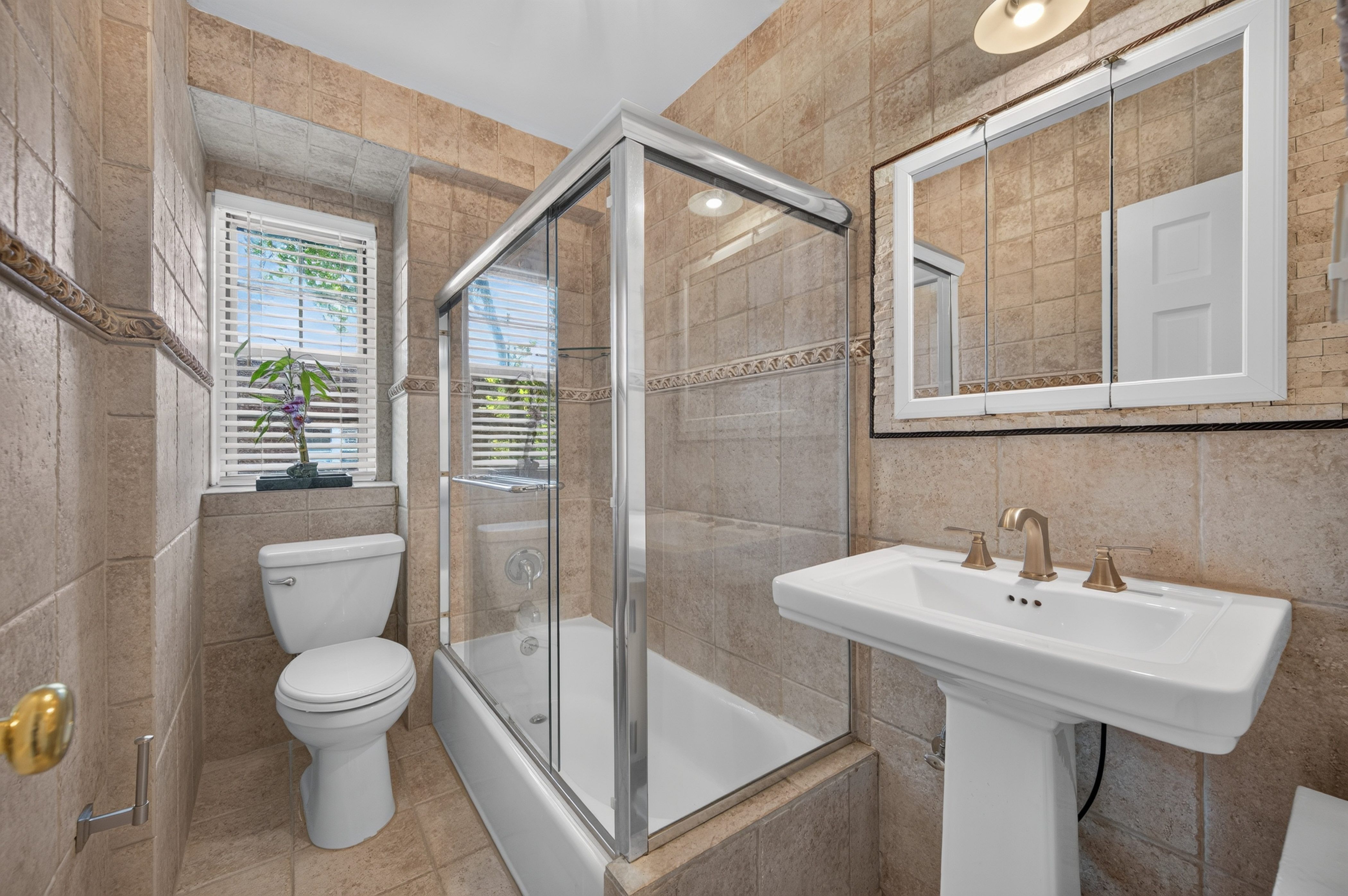 22 Hamilton Place, Garden City, NY, 11530 - 物件實景