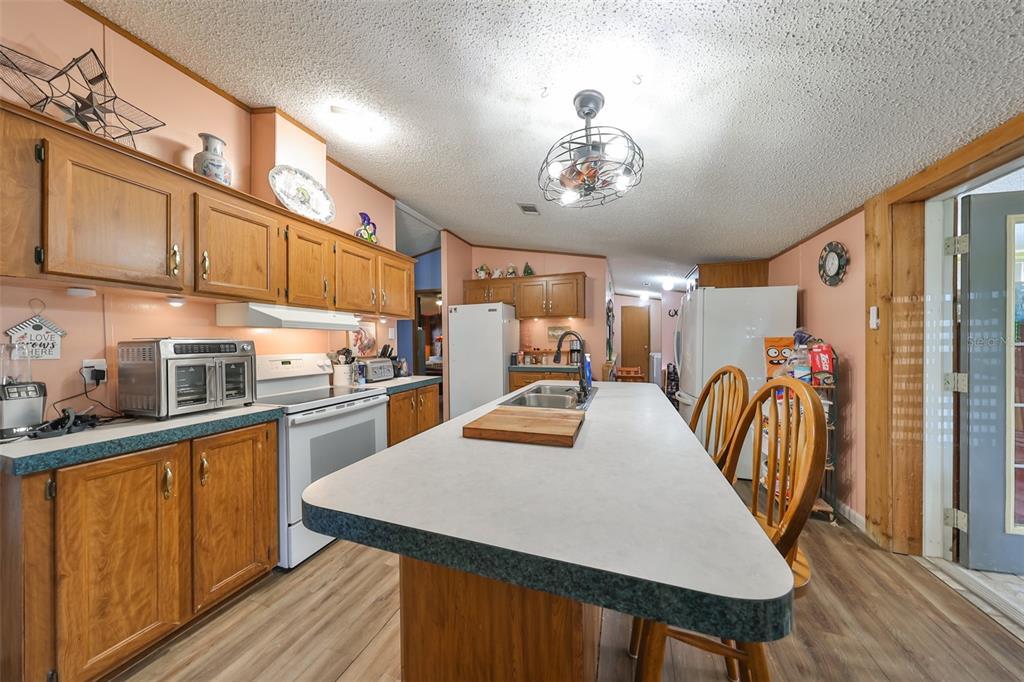 Wimauma, Florida, 33598, United States, 3 Bedrooms Bedrooms, ,2 BathroomsBathrooms,Residential,For Sale,1976753