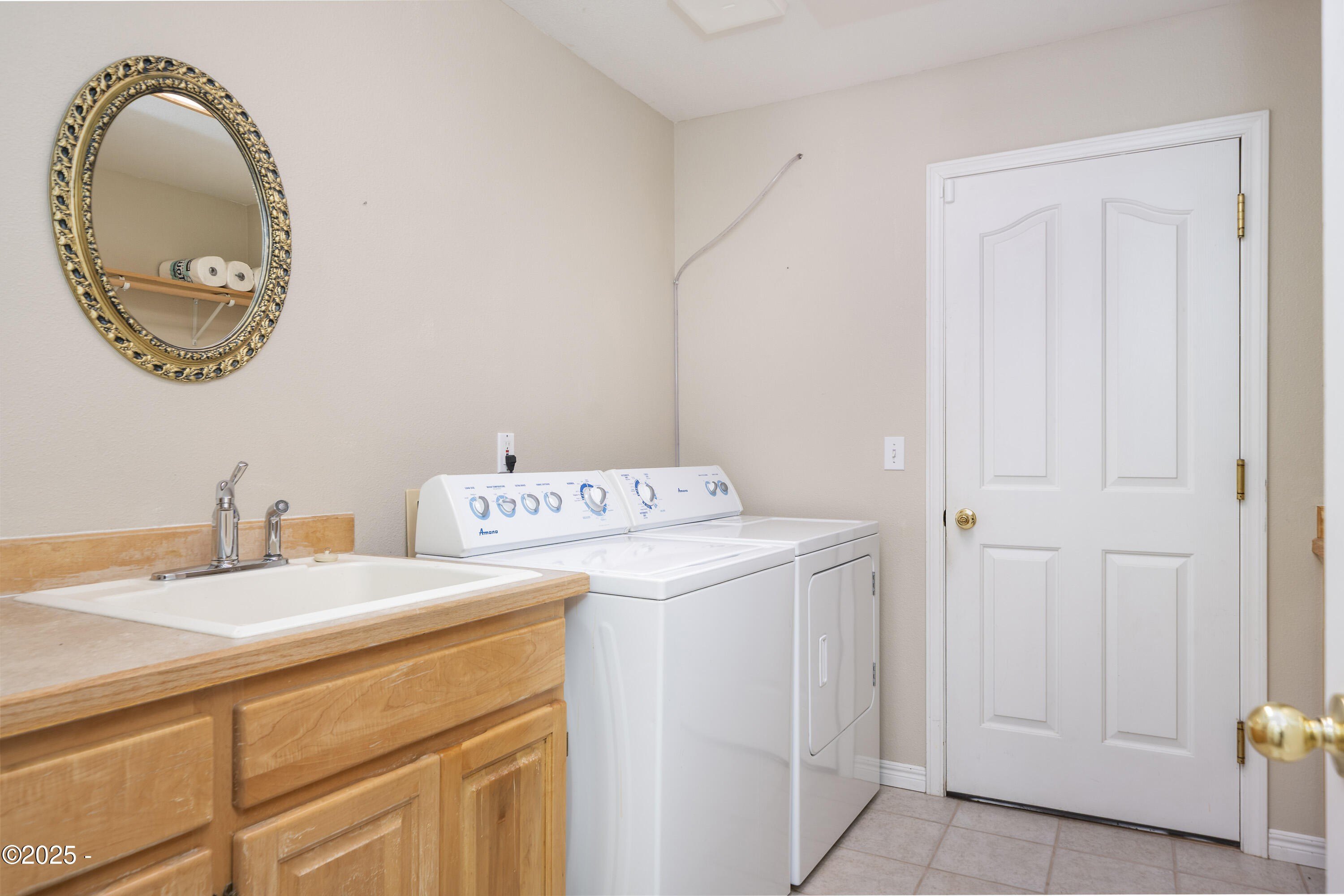 Lincoln City, Oregon, 97365, United States, 2 Bedrooms Bedrooms, ,2 BathroomsBathrooms,Residential,For Sale,1858189