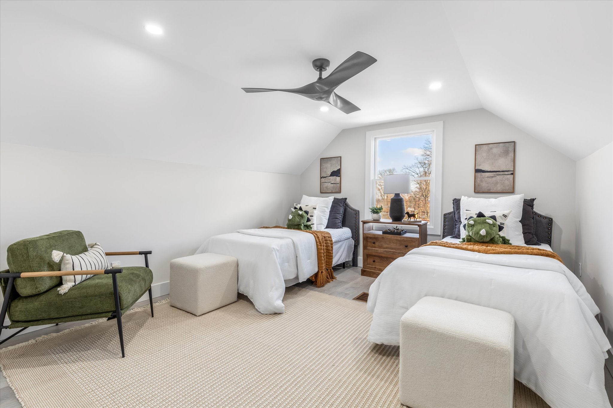 Clifton, New Jersey, 07014, United States, 4 Bedrooms Bedrooms, ,2 BathroomsBathrooms,Residential,For Sale,2005984