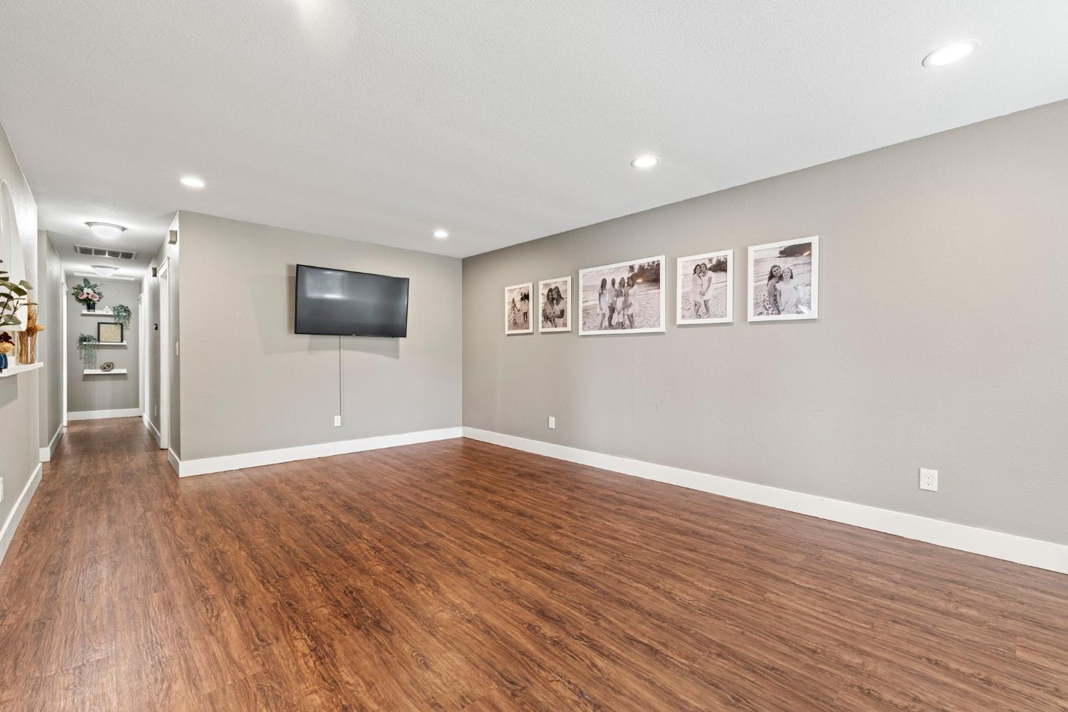 Auburn, California, 95603, United States, 3 Bedrooms Bedrooms, ,2 BathroomsBathrooms,Residential,For Sale,1956698