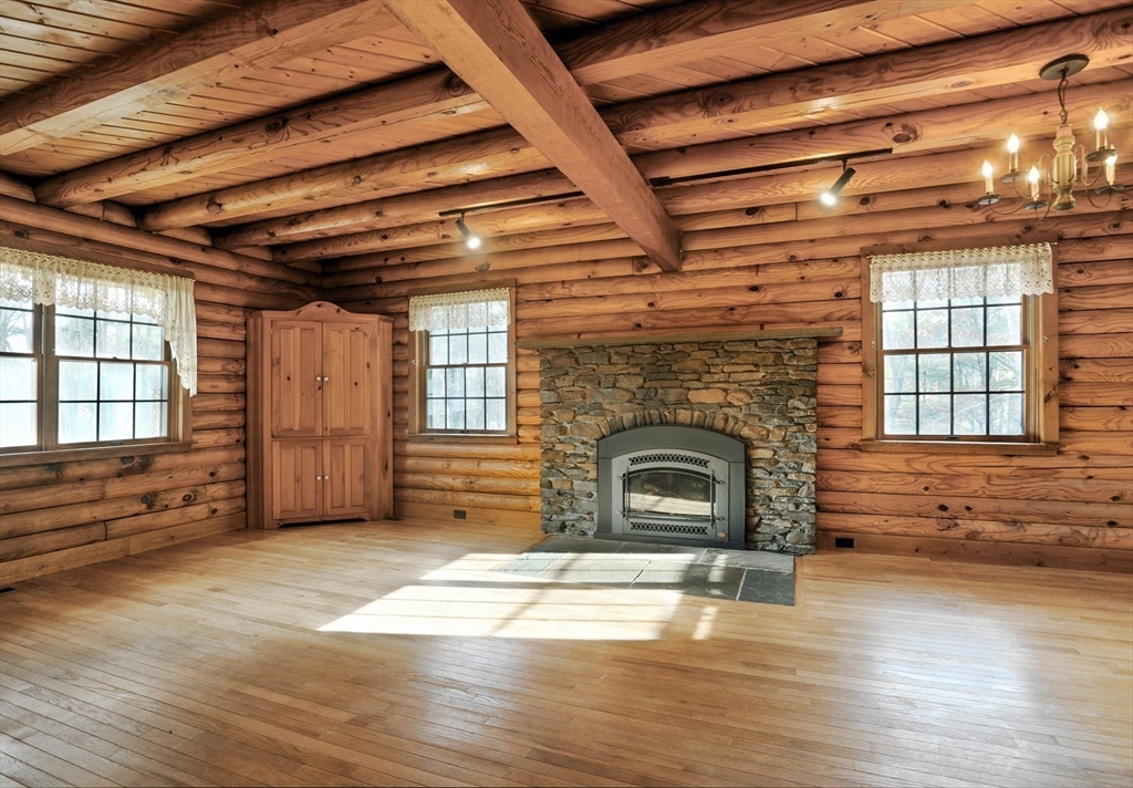 Hanson, Massachusetts, 02341, United States, 4 Bedrooms Bedrooms, ,2 BathroomsBathrooms,Residential,For Sale,2000773