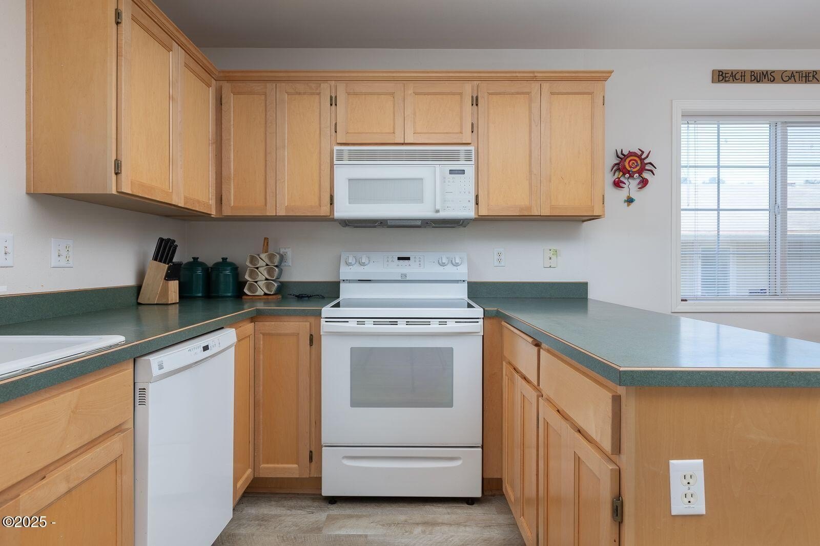 Lincoln City, Oregon, 97367, United States, 2 Bedrooms Bedrooms, ,Residential,For Sale,1890643