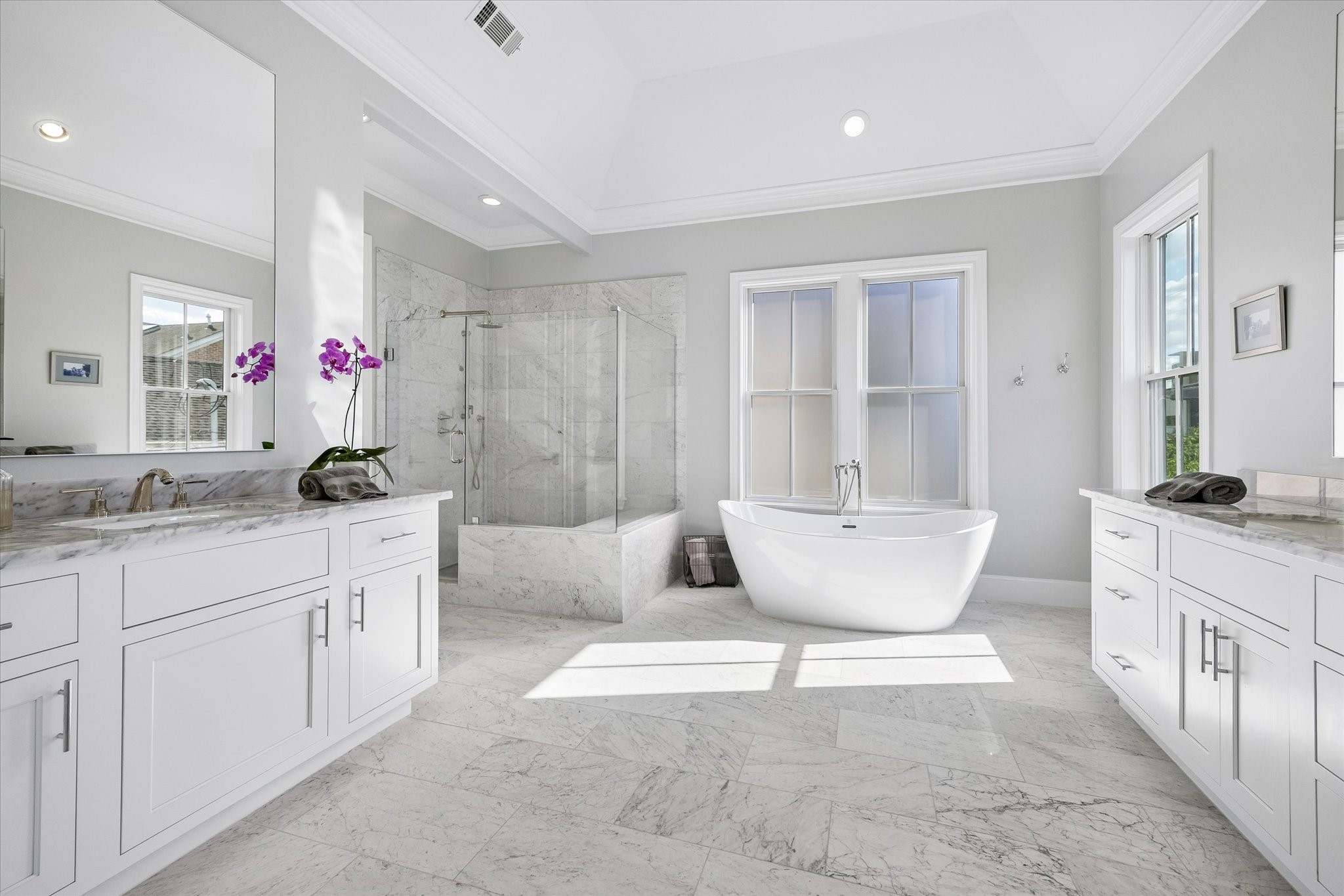  3020 Lake Street - 物件實景