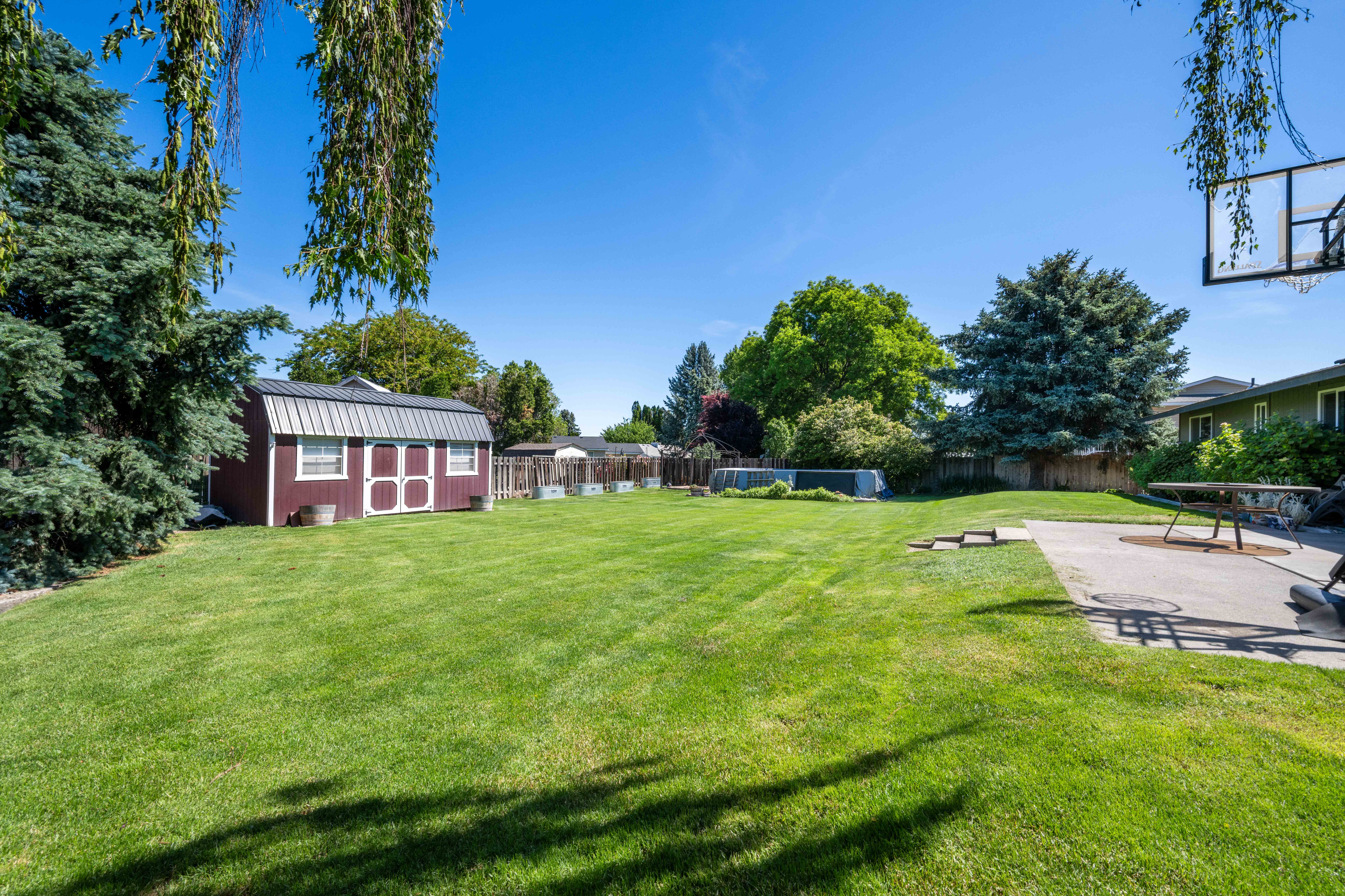 Welcome to this Charming 1-Story Home Situated On a Generous .35 Acre Lot - 物件實景