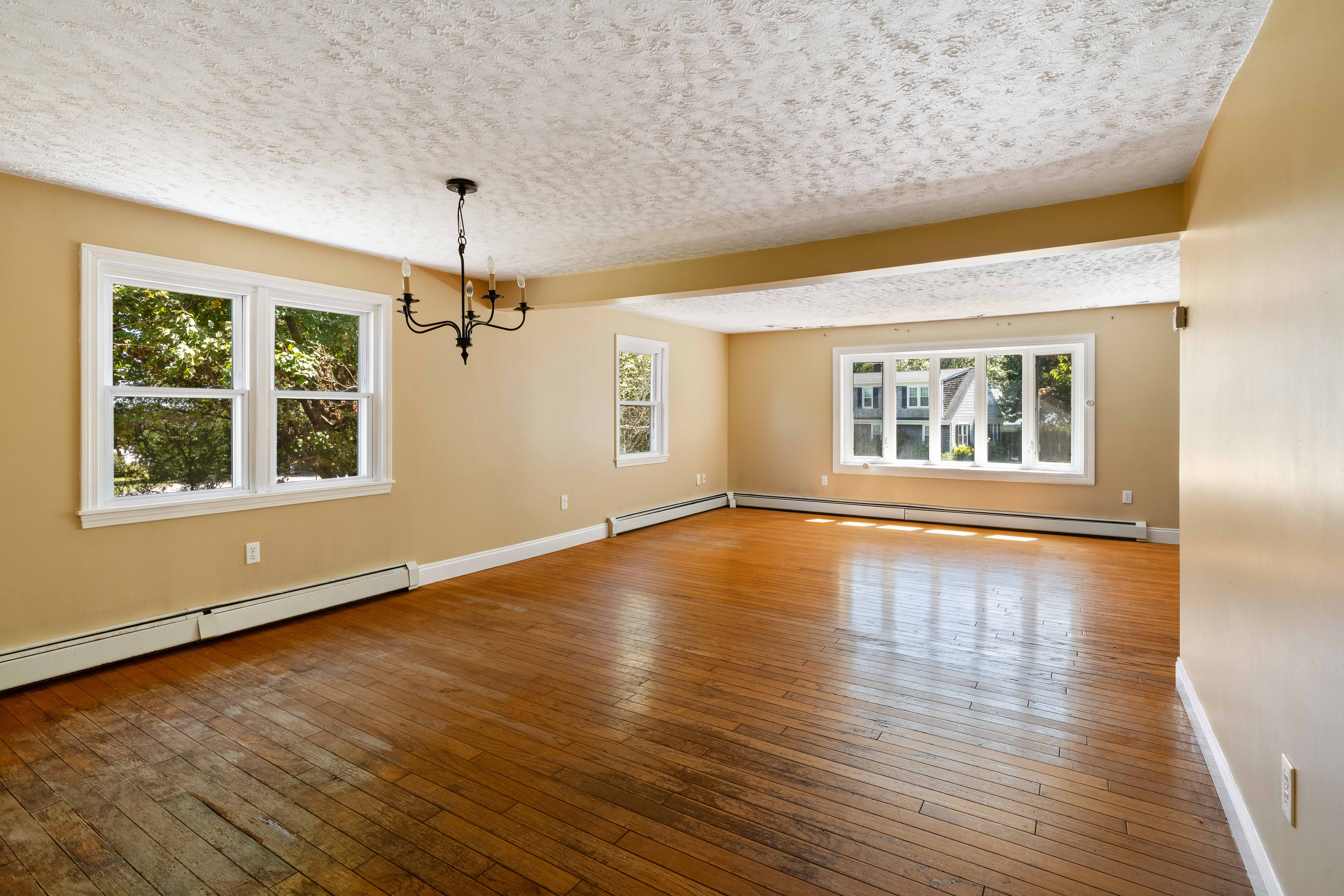 Portsmouth, Rhode Island, 02871, United States, 4 Bedrooms Bedrooms, ,3 BathroomsBathrooms,Residential,For Sale,1973967