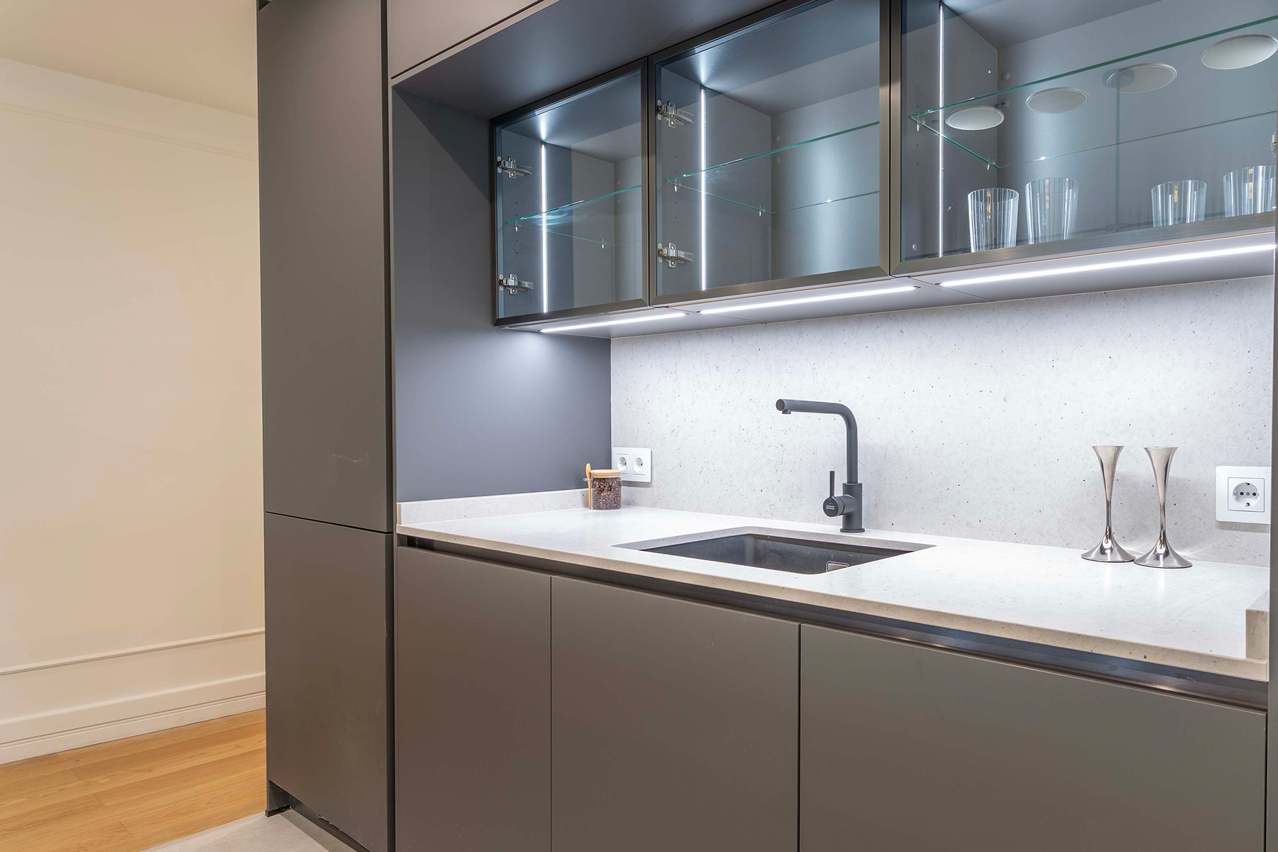  Renovated flat with 3 bedrooms, 4 bathrooms, and garage - 物件實景