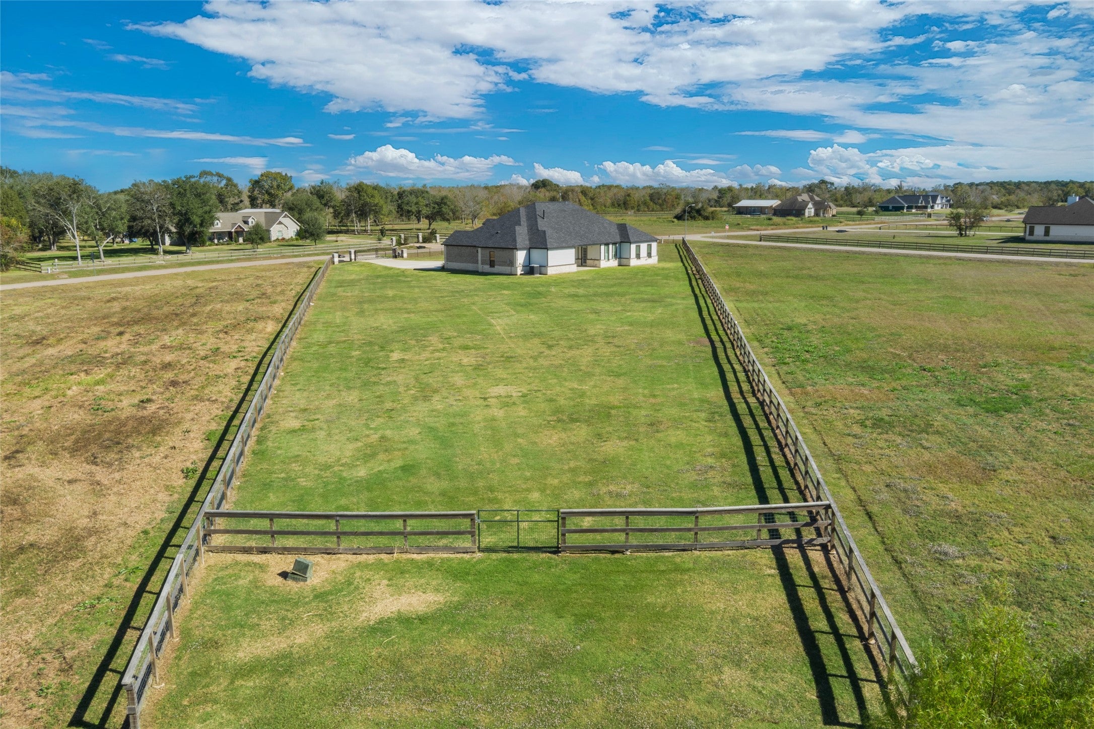 Angleton, Texas, 77515, United States, 4 Bedrooms Bedrooms, ,4 BathroomsBathrooms,Residential,For Sale,1992387