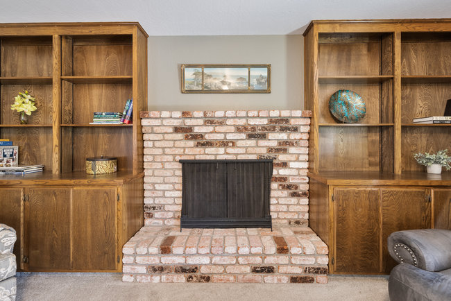 Hollister, California, 95023, United States, 3 Bedrooms Bedrooms, ,2 BathroomsBathrooms,Residential,For Sale,1882231