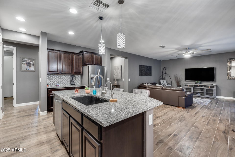 Peoria, Arizona, 85383, United States, 3 Bedrooms Bedrooms, ,Residential,For Sale,1982849