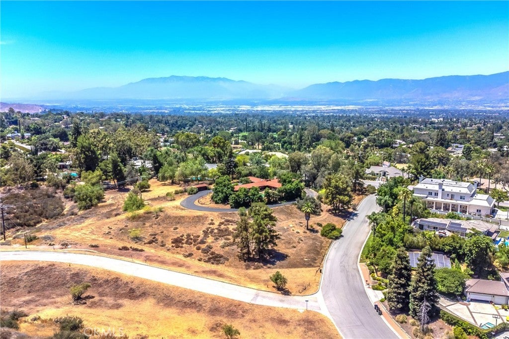 Redlands, California, 92373, United States, 4 Bedrooms Bedrooms, ,1 BathroomBathrooms,Residential,For Sale,1899993
