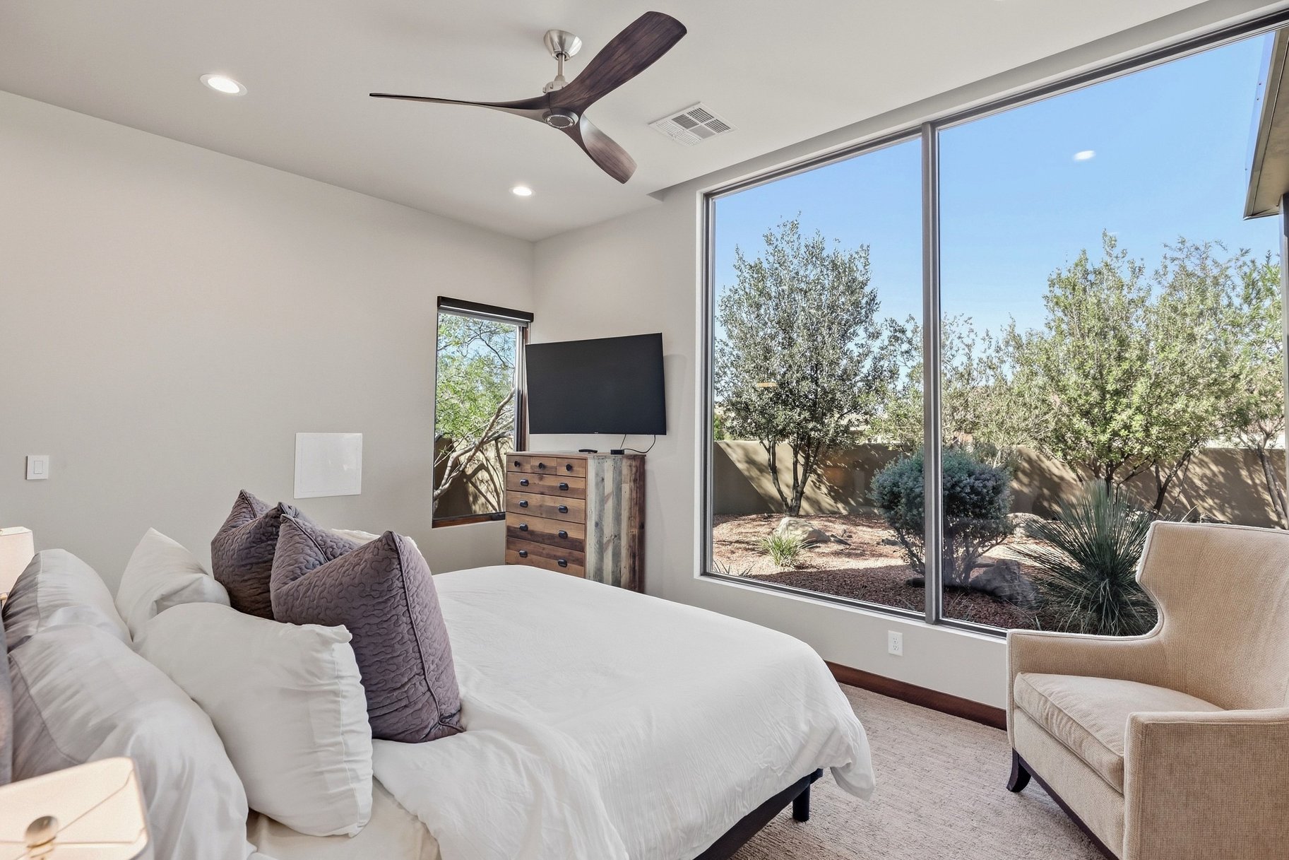  Warm Desert Modern Single Level Living in the Gated side of the Ledges Course - 物件實景