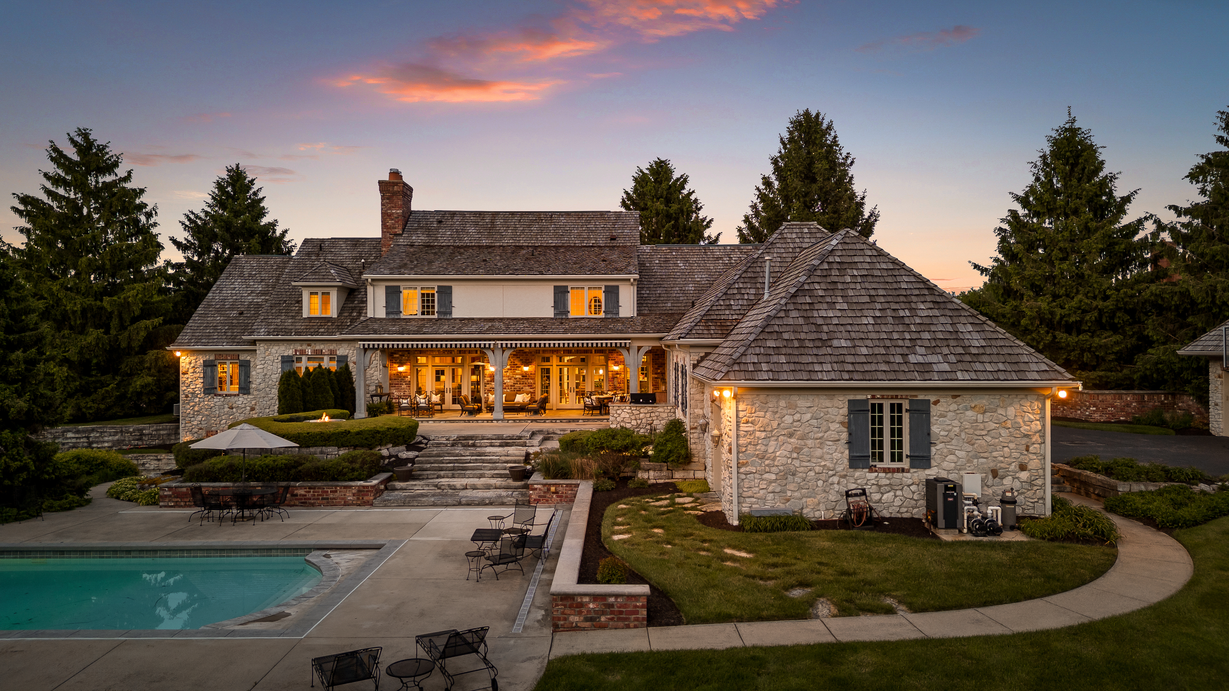 Signature Estate Set on More than 2 Acres in Desirable Zionsville Neighborhood - 物件實景