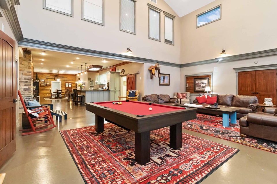 Somerset, Kentucky, 42503, United States, 6 Bedrooms Bedrooms, ,5 BathroomsBathrooms,Residential,For Sale,1835271