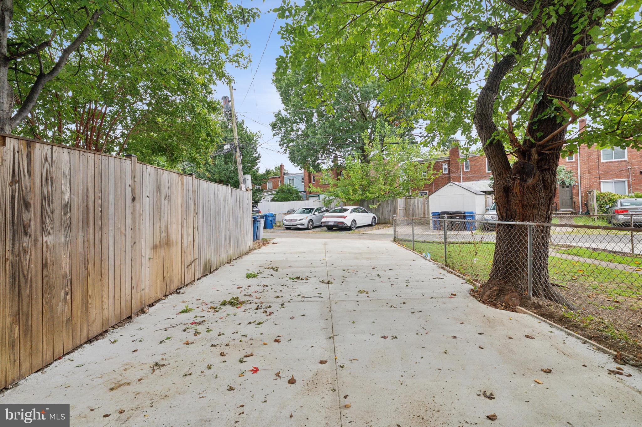 Alexandria, Virginia, 22305, United States, 2 Bedrooms Bedrooms, ,2 BathroomsBathrooms,Residential,For Sale,1974640