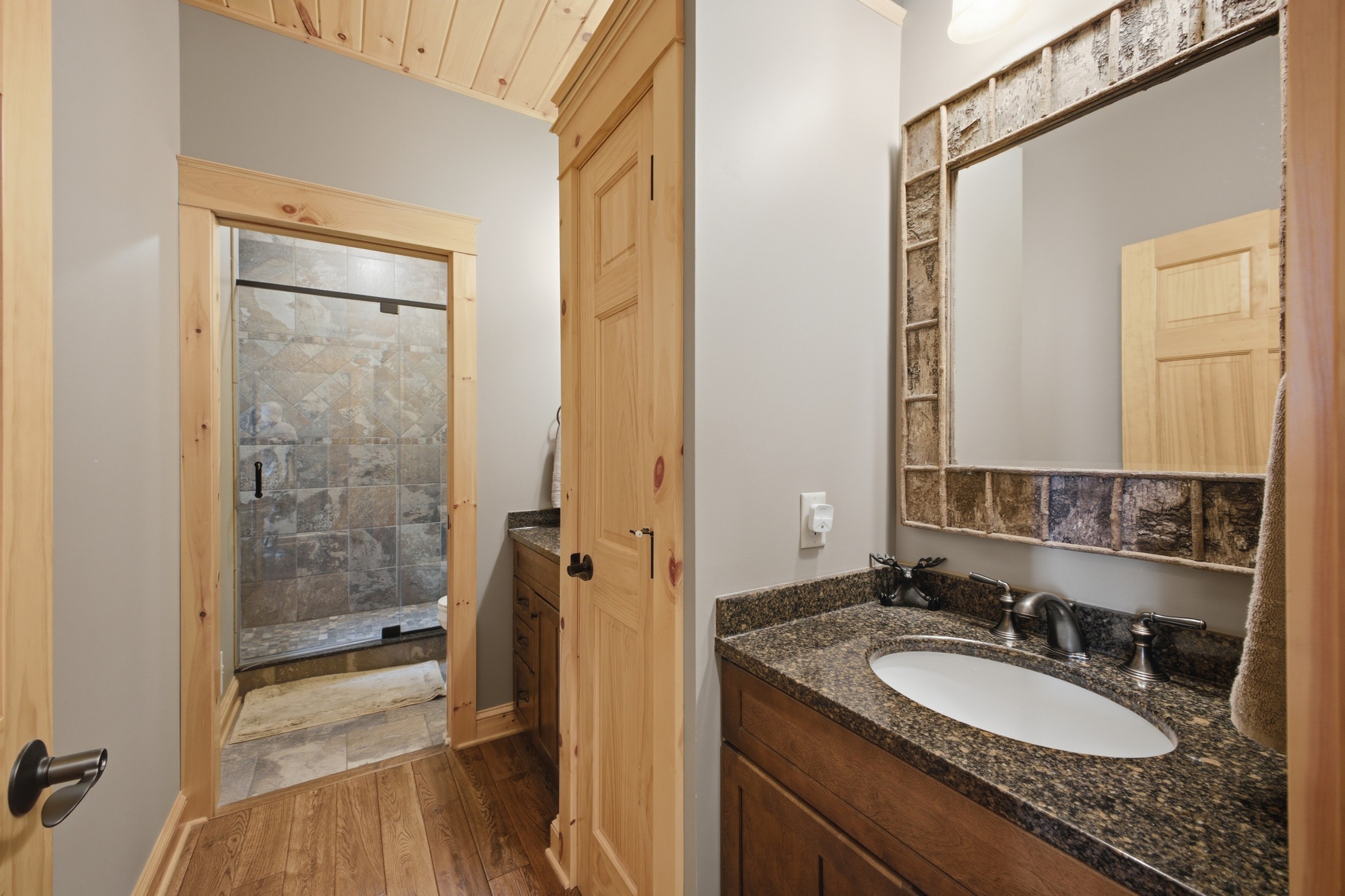  64 Pointe Drive, Schroon Lake, NY, 12870 - 物件實景