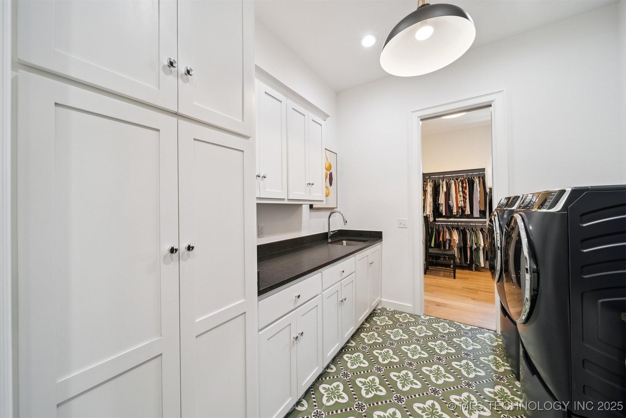 Broken Arrow, Oklahoma, 74014, United States, 4 Bedrooms Bedrooms, ,4 BathroomsBathrooms,Residential,For Sale,1983128