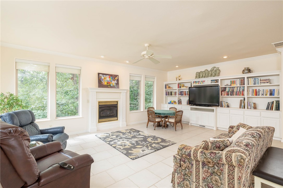 Bella Vista, Arkansas, 72715, United States, 3 Bedrooms Bedrooms, ,4 BathroomsBathrooms,Residential,For Sale,1941040