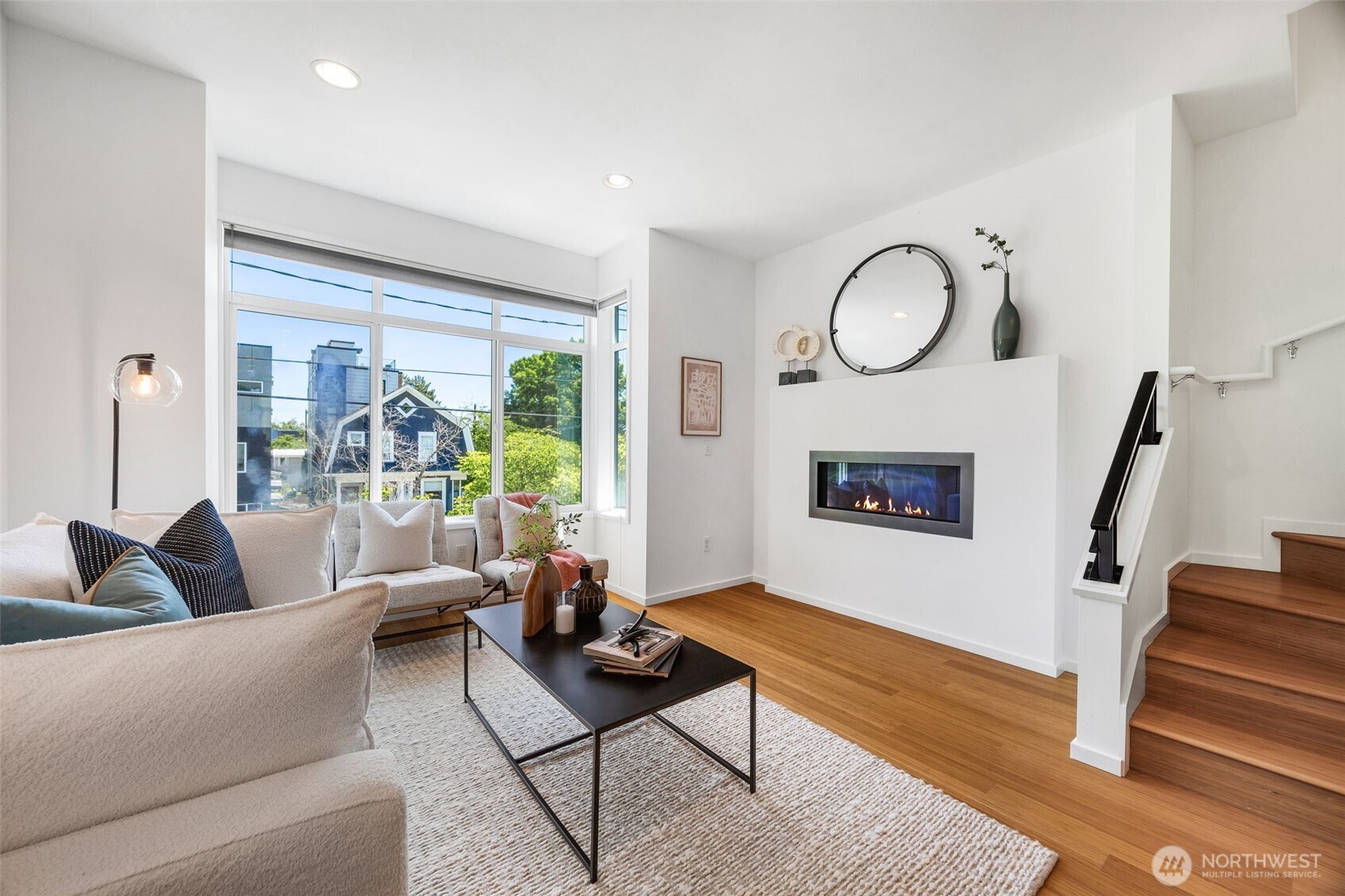 Seattle, Washington, 98112, United States, 3 Bedrooms Bedrooms, ,2 BathroomsBathrooms,Residential,For Sale,1850113