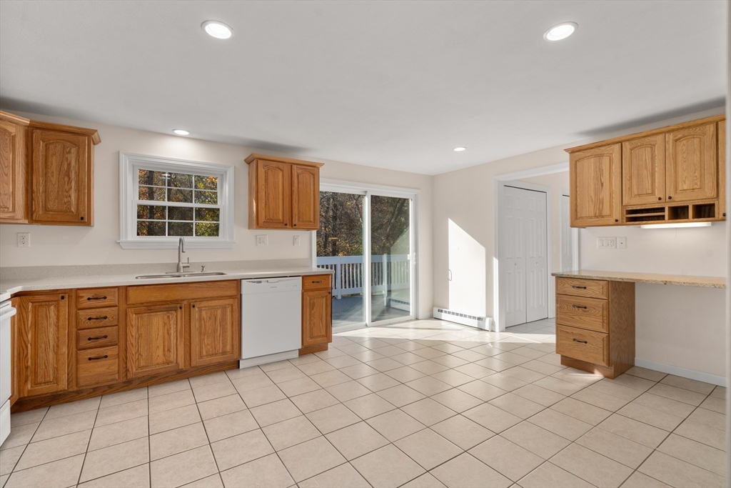 Mattapoisett, Massachusetts, 02739, United States, 3 Bedrooms Bedrooms, ,2 BathroomsBathrooms,Residential,For Sale,1987797