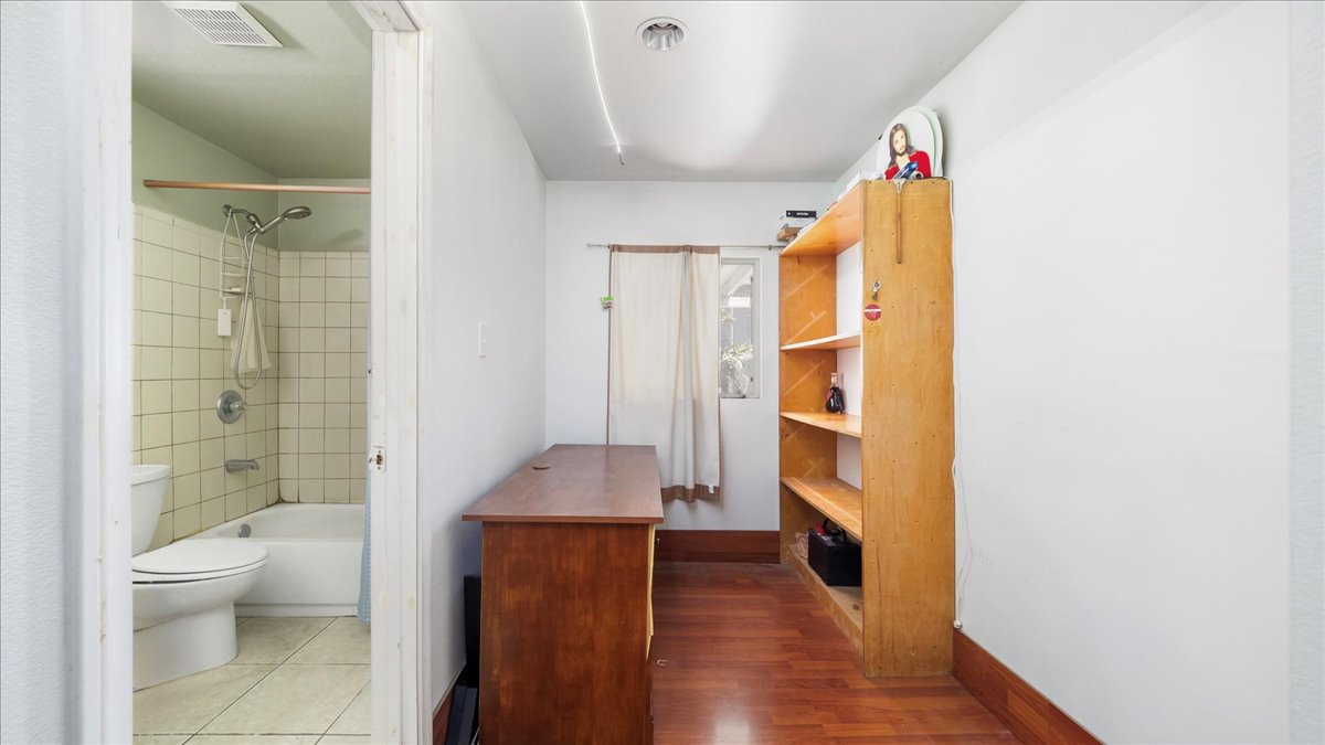 Gardena, California, 90249, United States, 3 Bedrooms Bedrooms, ,3 BathroomsBathrooms,Residential,For Sale,1937930