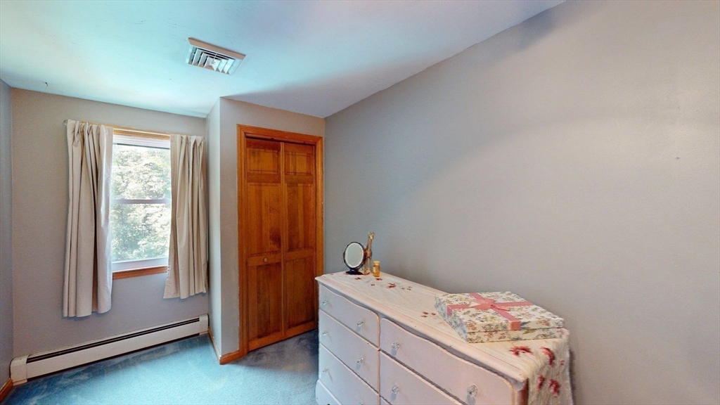 Franklin, Massachusetts, 02038, United States, 3 Bedrooms Bedrooms, ,2 BathroomsBathrooms,Residential,For Sale,1976390