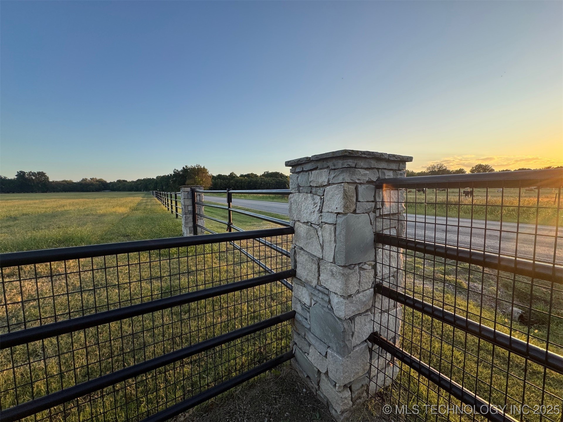 Mounds, Oklahoma, 74047, United States, 4 Bedrooms Bedrooms, ,6 BathroomsBathrooms,Residential,For Sale,1960960