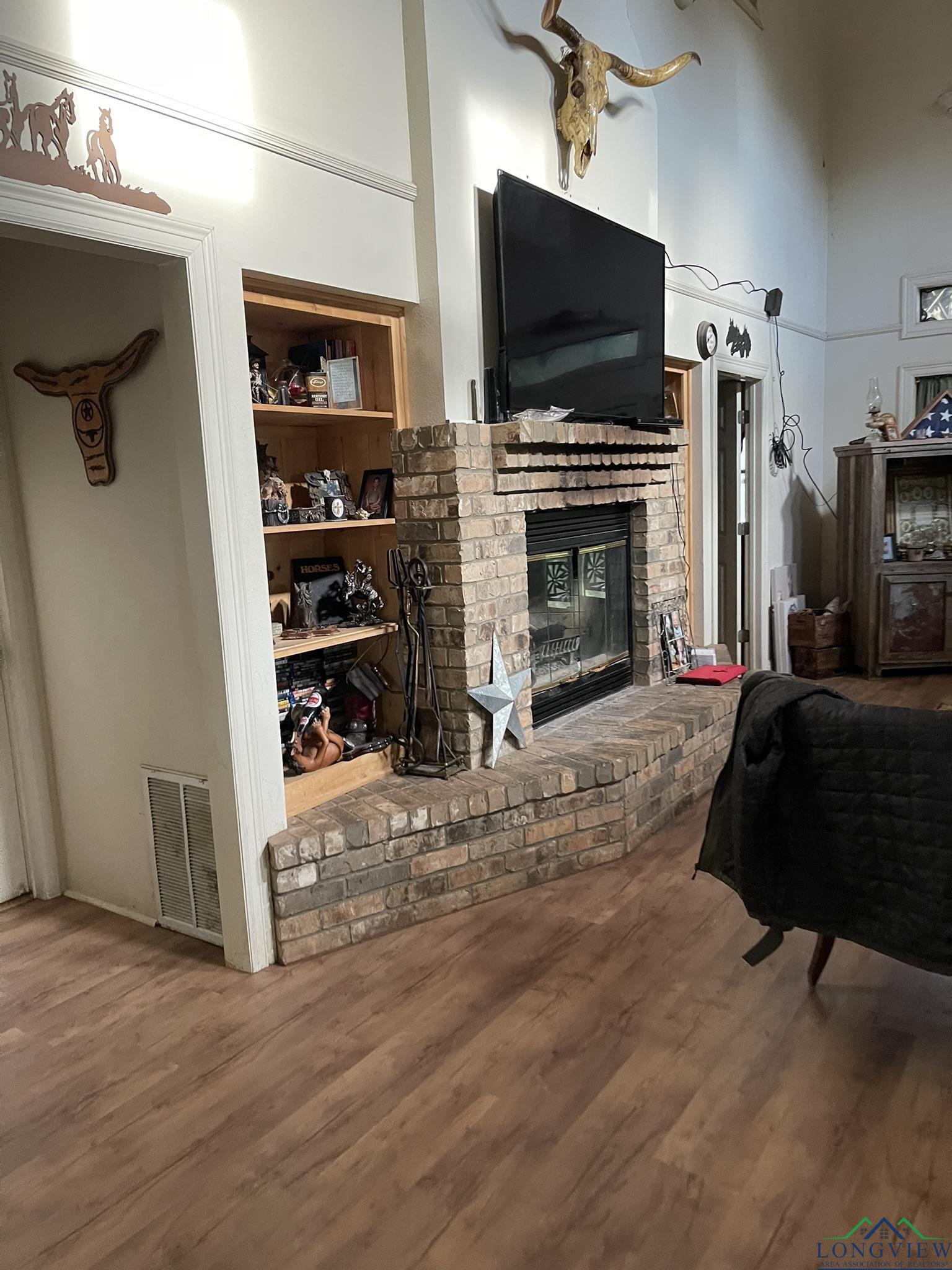Gilmer, Texas, 75644, United States, 3 Bedrooms Bedrooms, ,2 BathroomsBathrooms,Residential,For Sale,1847700