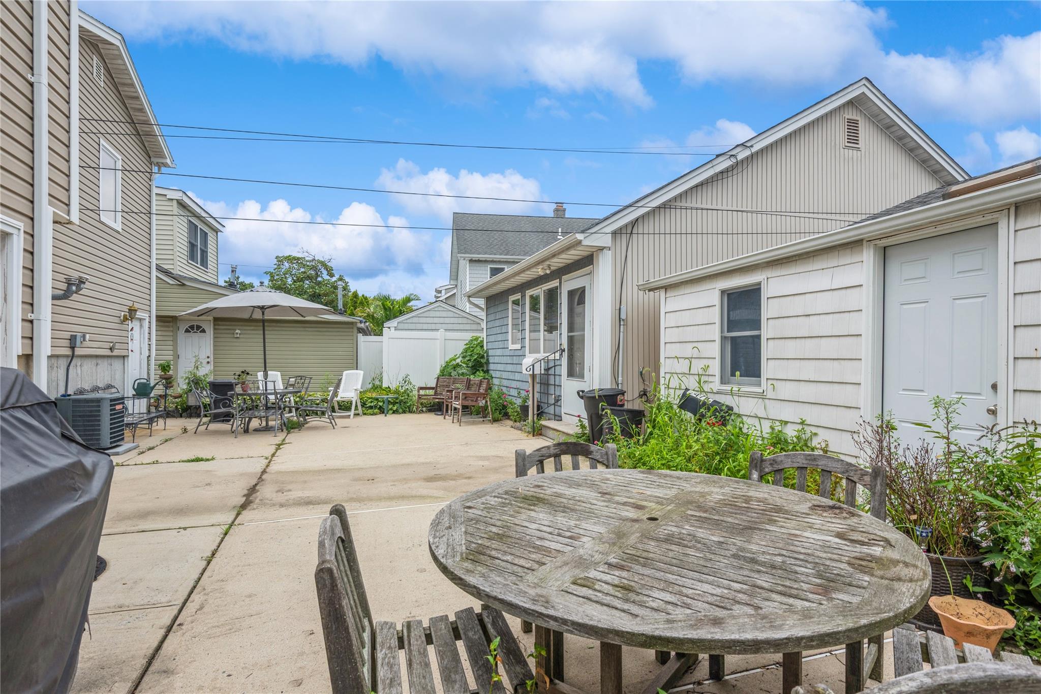 Bayville, New York, 11709, United States, 7 Bedrooms Bedrooms, ,4 BathroomsBathrooms,Residential,For Sale,1908304