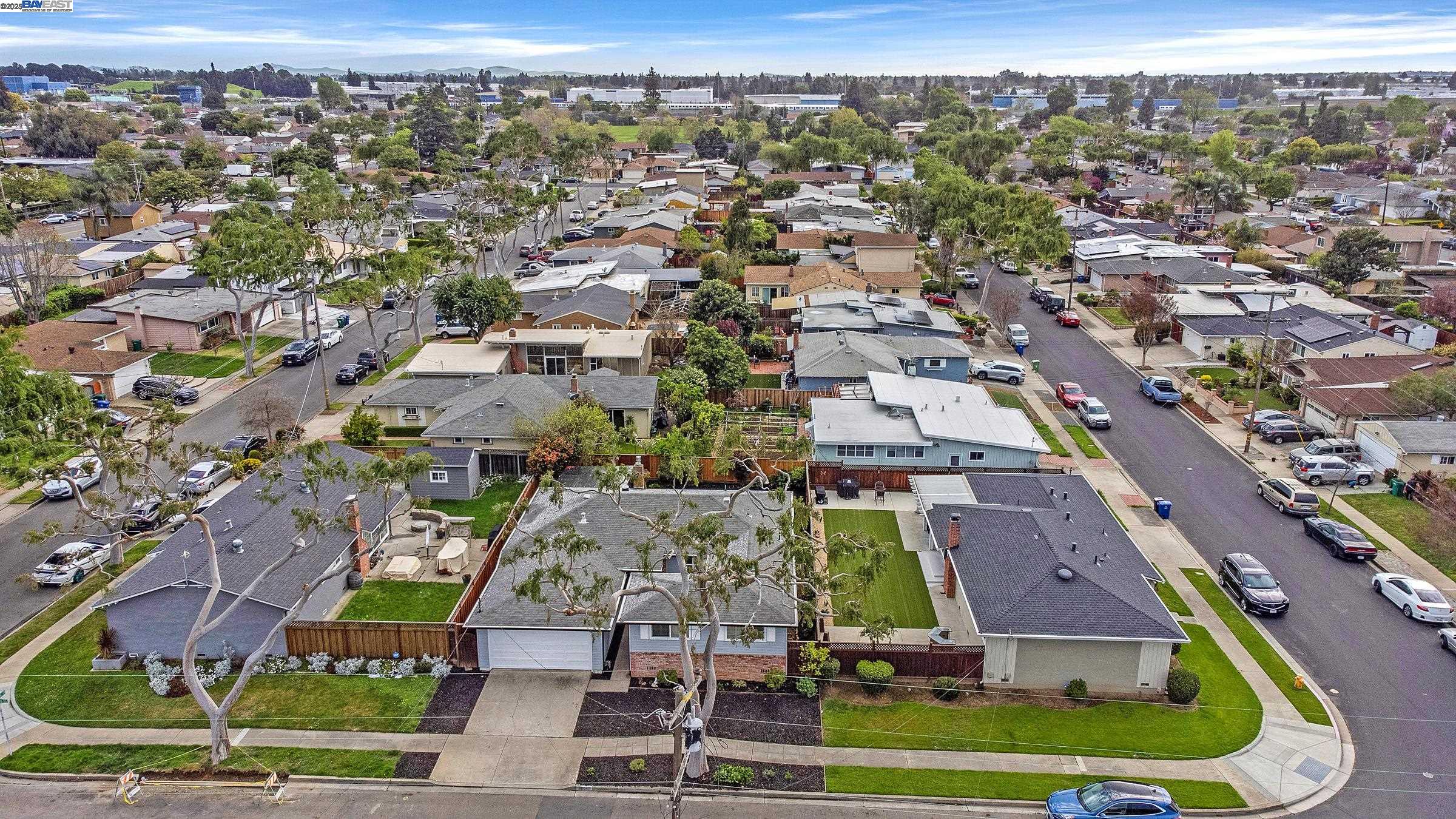 Hayward, California, 94544, United States, 6 Bedrooms Bedrooms, ,2 BathroomsBathrooms,Residential,For Sale,1868213