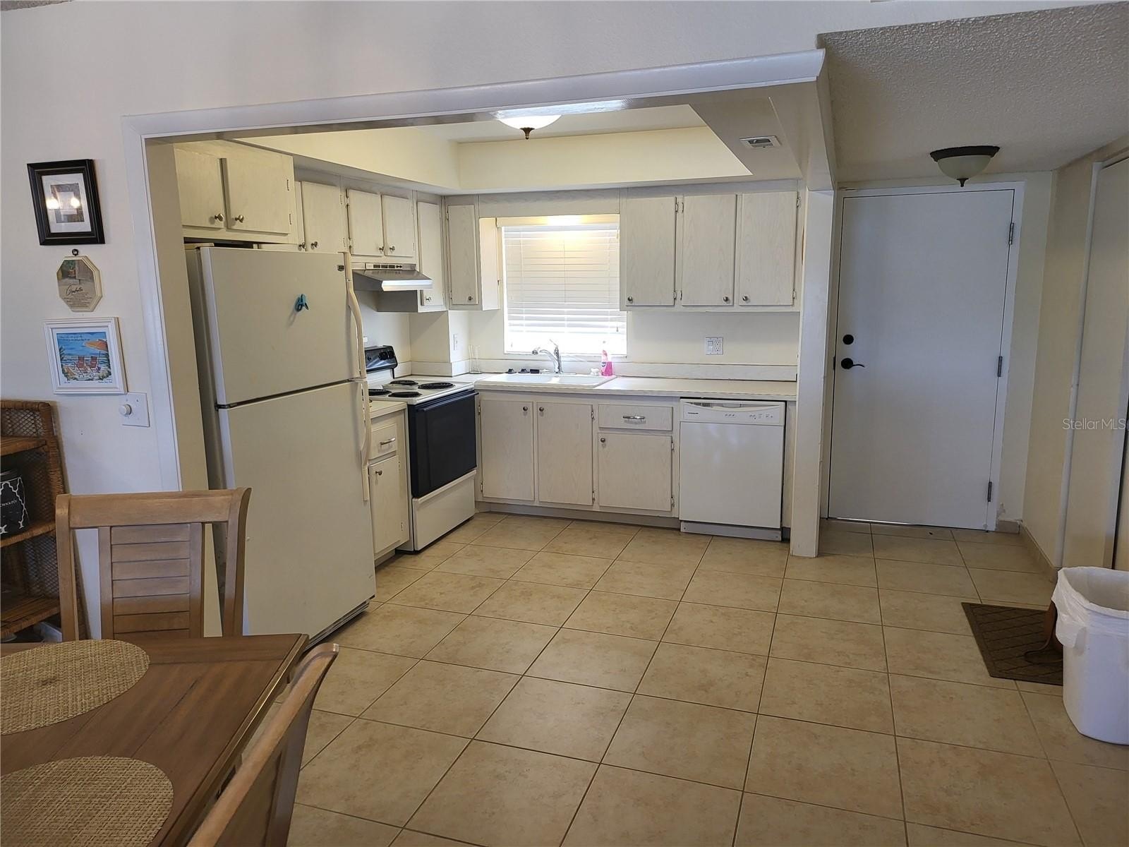 CLEARWATER BEACH, Florida, 33767, United States, 2 Bedrooms Bedrooms, ,2 BathroomsBathrooms,Residential,For Sale,1982675