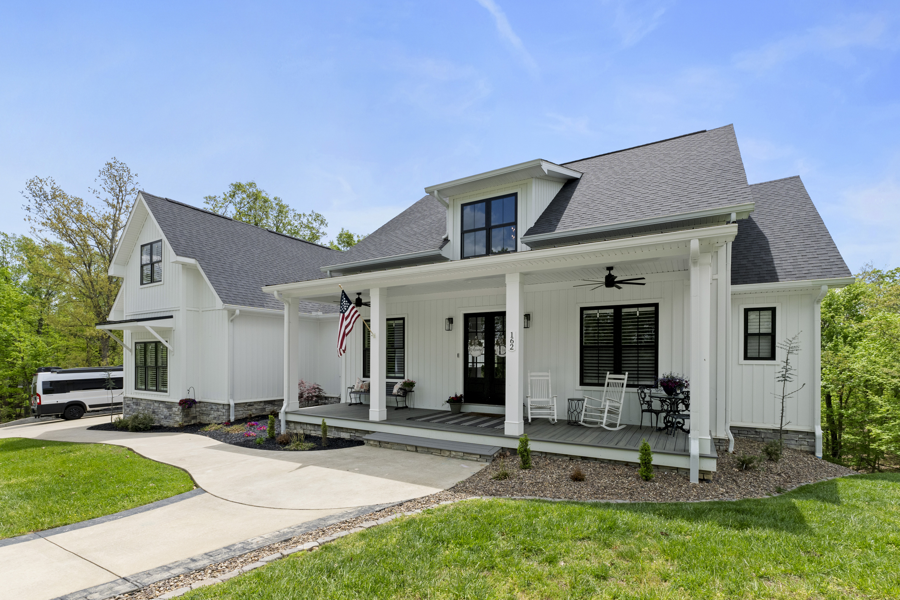 Huntington, West Virginia, 25701, United States, 6 Bedrooms Bedrooms, ,6 BathroomsBathrooms,Residential,For Sale,1977823