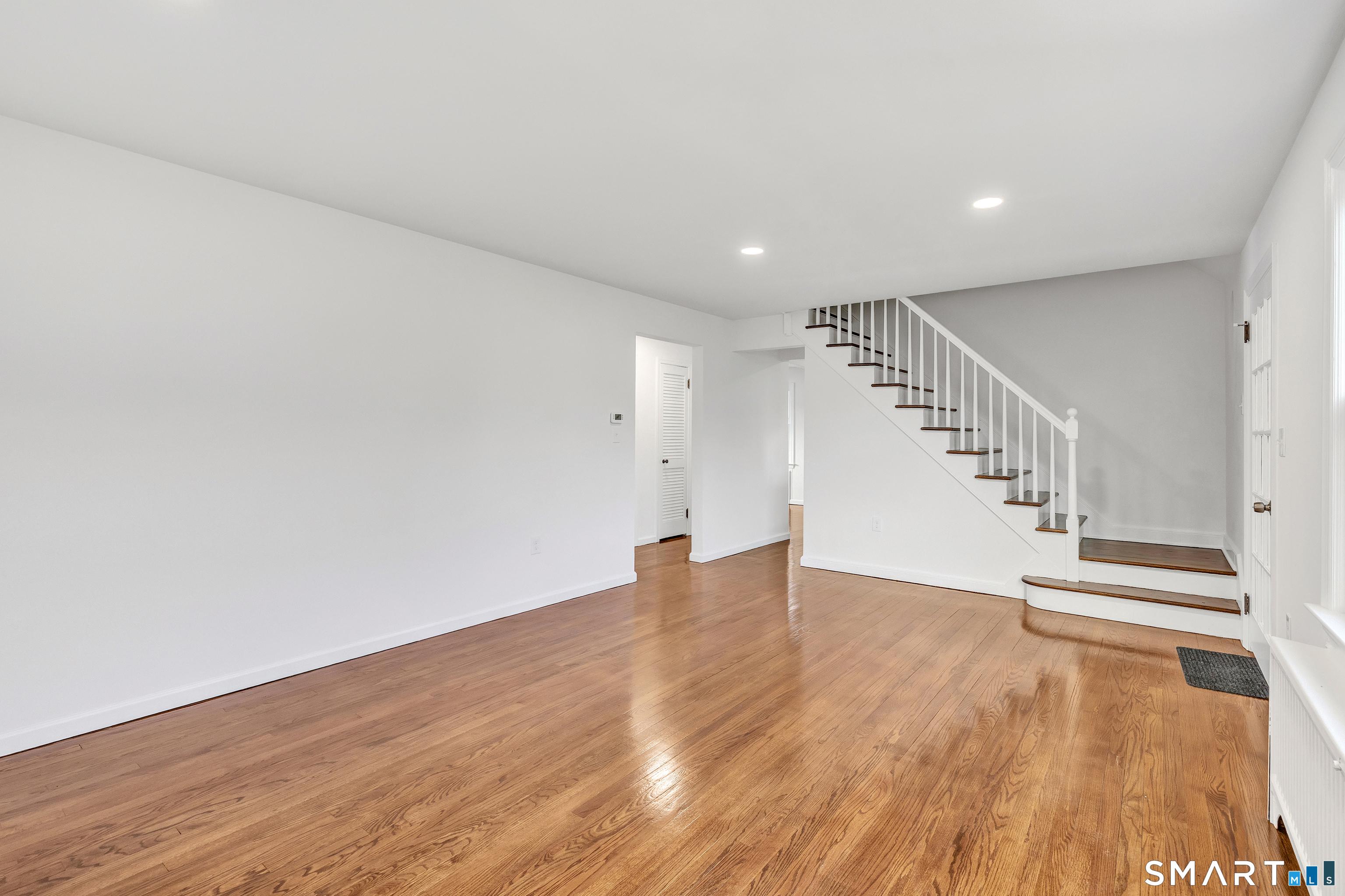 North Haven, Connecticut, 06473, United States, 3 Bedrooms Bedrooms, ,3 BathroomsBathrooms,Residential,For Sale,2011672