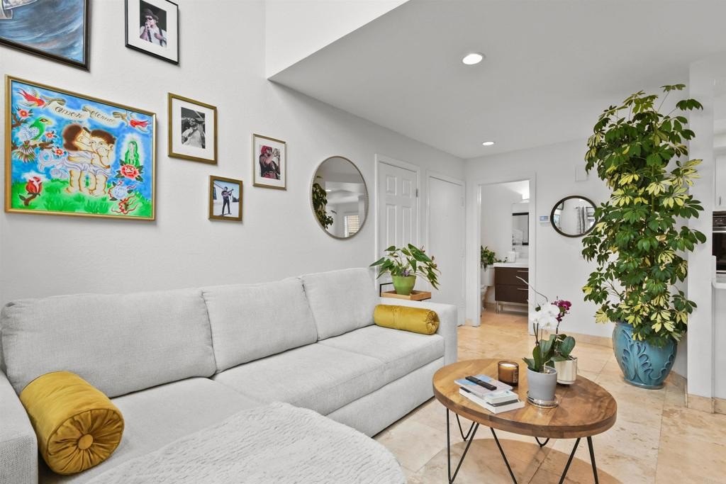 Chula Vista, California, 91913, United States, 1 Bedroom Bedrooms, ,2 BathroomsBathrooms,Residential,For Sale,1991731