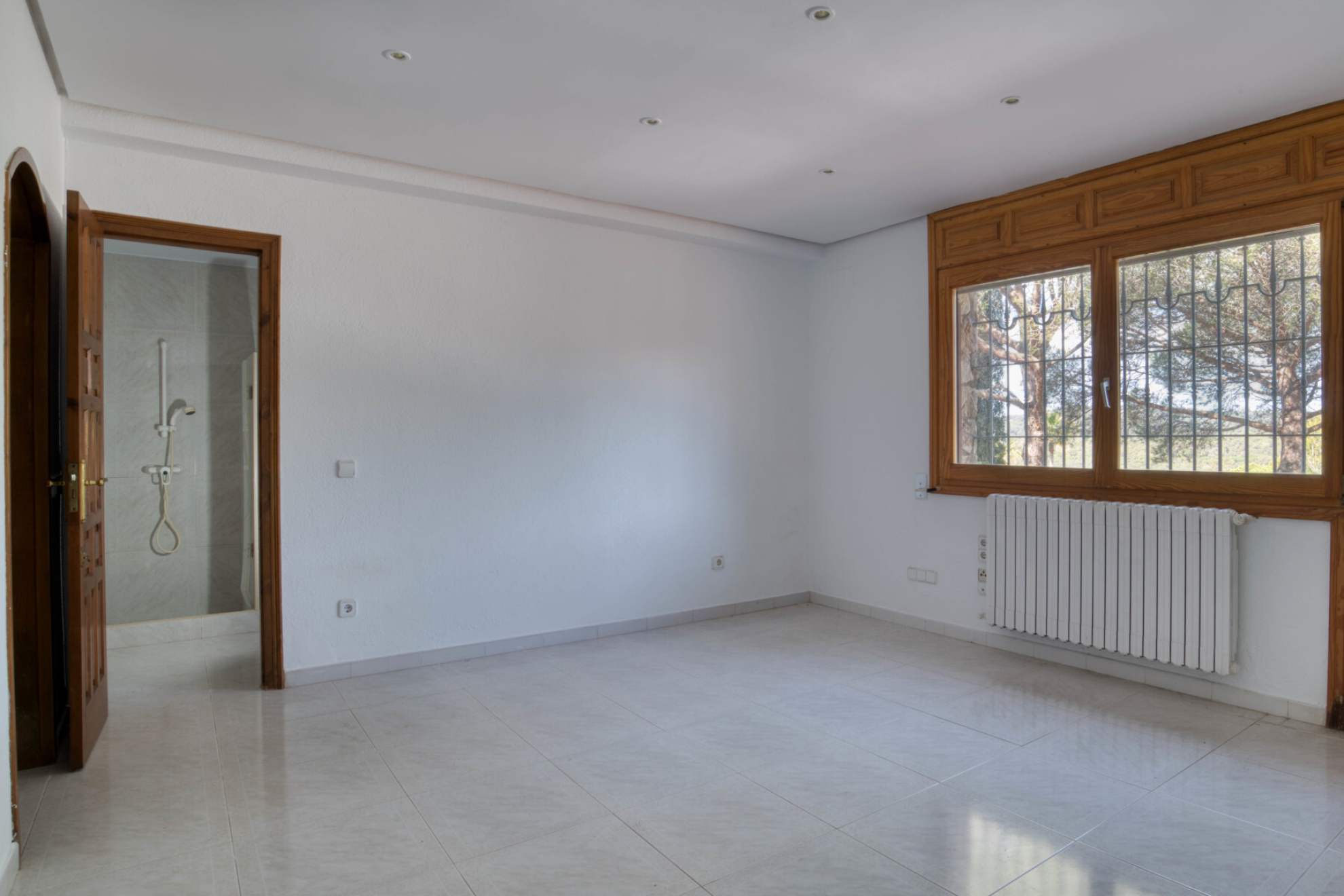  Property with charm and potential with sea and mountain views, Tamariu - 物件實景
