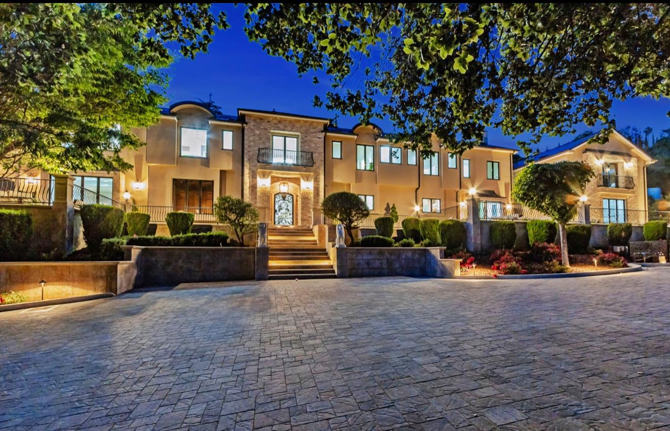 Los Gatos, California, 95032, United States, 8 Bedrooms Bedrooms, ,11 BathroomsBathrooms,Residential,For Sale,1855941