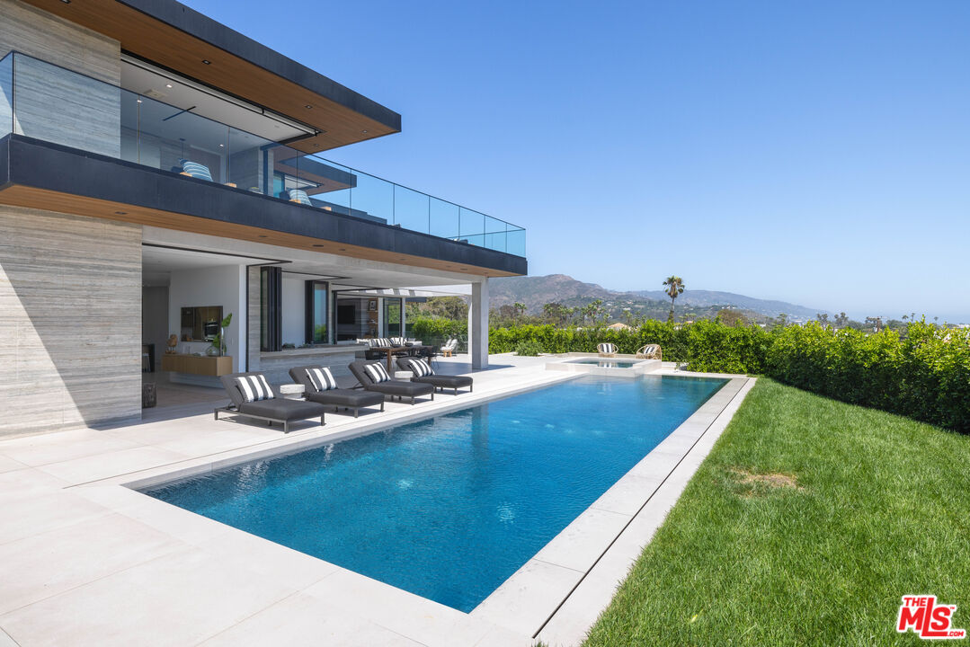 Malibu, California, 90265, United States, 5 Bedrooms Bedrooms, ,10 BathroomsBathrooms,Residential,For Sale,1707540