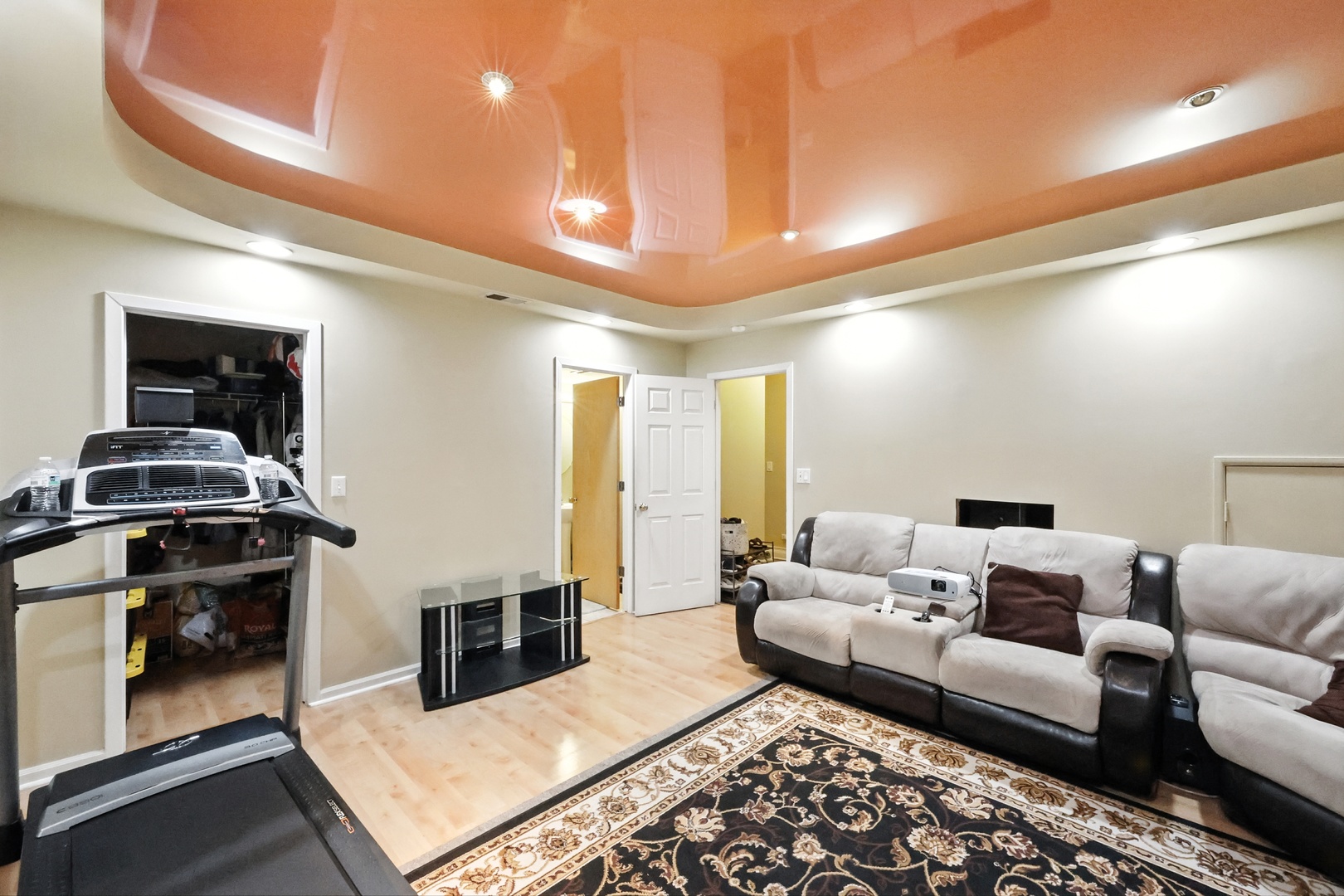 Vernon Hills, Illinois, 60061, United States, 4 Bedrooms Bedrooms, ,4 BathroomsBathrooms,Residential,For Sale,1924682