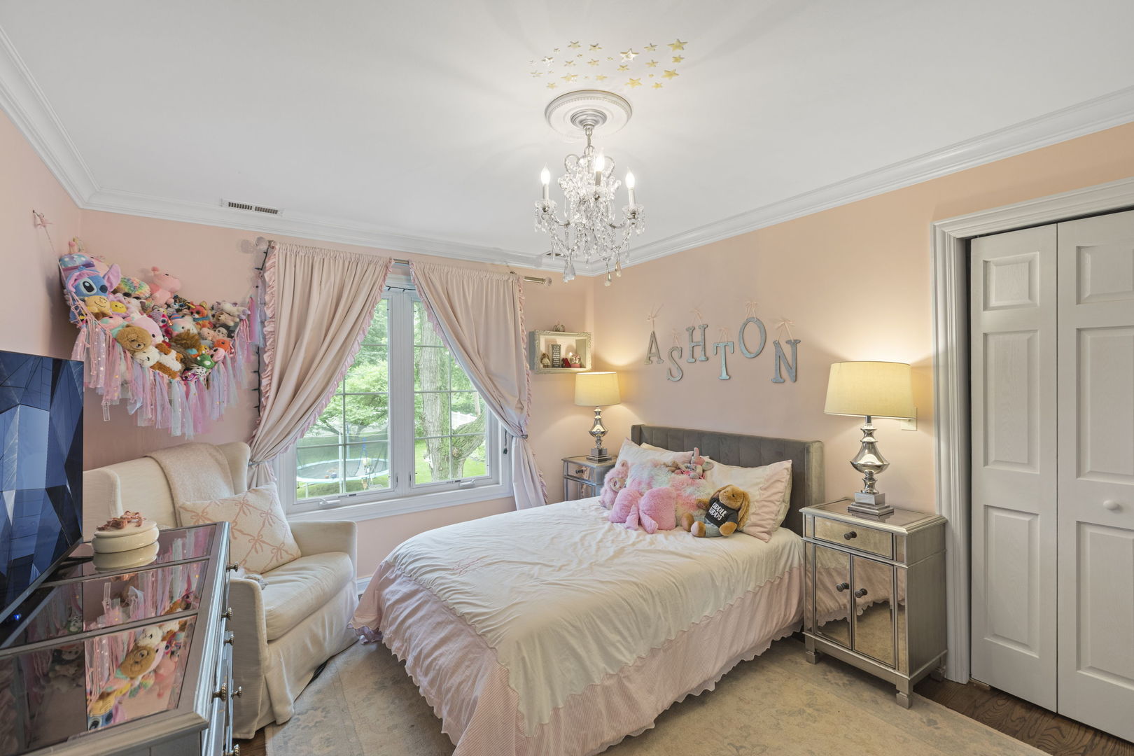 Prospect Heights, Illinois, 60070, United States, 4 Bedrooms Bedrooms, ,4 BathroomsBathrooms,Residential,For Sale,1940157
