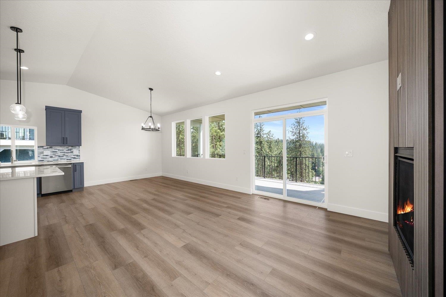 Spokane, Washington, 99208, United States, 4 Bedrooms Bedrooms, ,3 BathroomsBathrooms,Residential,For Sale,1940467