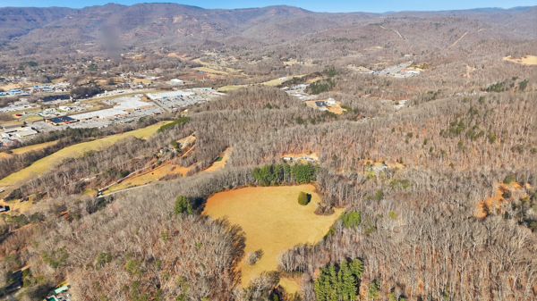 Middlesboro, Kentucky, 40965, United States, 3 Bedrooms Bedrooms, ,2 BathroomsBathrooms,Residential,For Sale,2012565