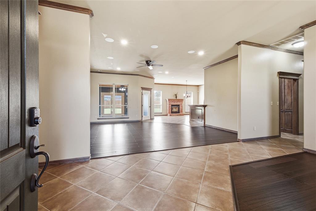 Mustang, Oklahoma, 73064, United States, 4 Bedrooms Bedrooms, ,4 BathroomsBathrooms,Residential,For Sale,1966333