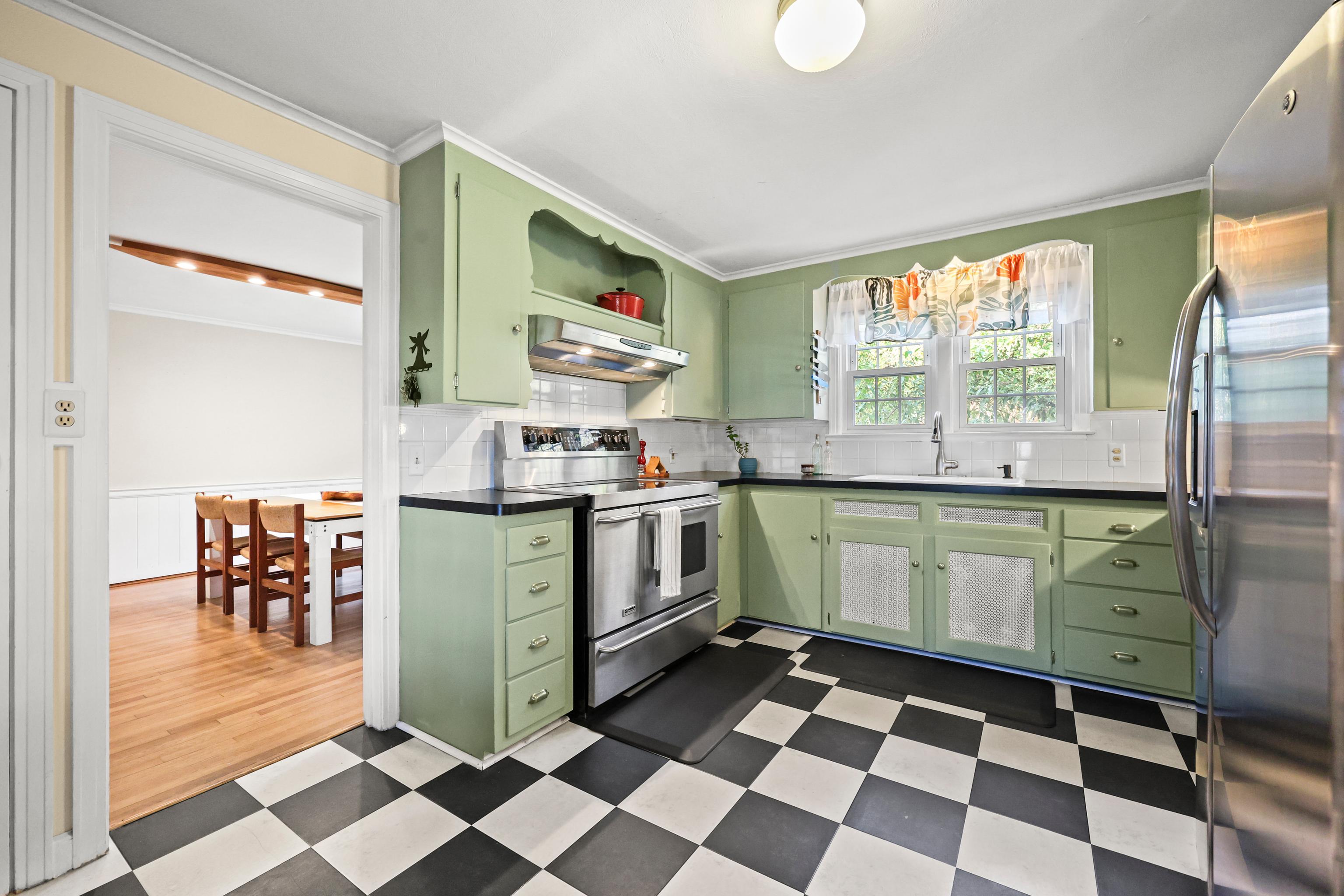 West Hartford, Connecticut, 06110, United States, 4 Bedrooms Bedrooms, ,2 BathroomsBathrooms,Residential,For Sale,1990757